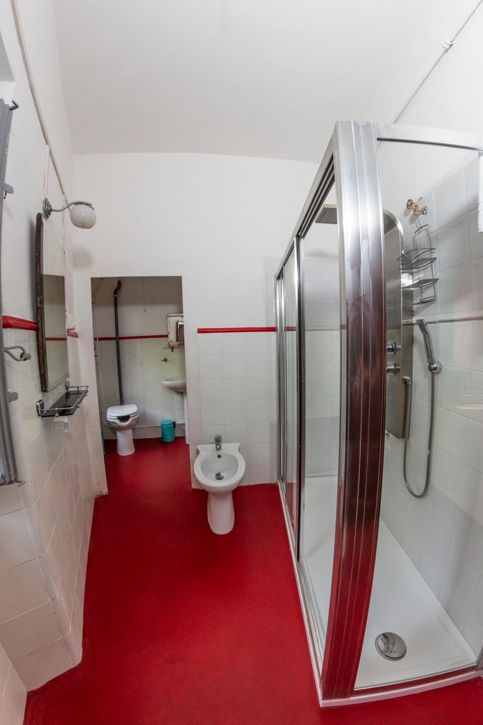 Superior Suite - Photo 14