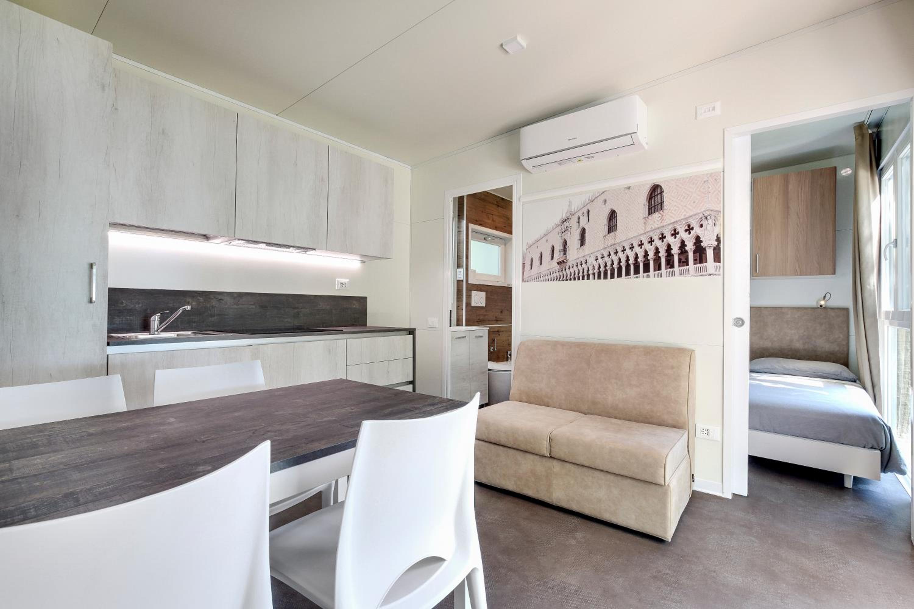 Mobile Home with Kitchenette (4 Adults) photo 2