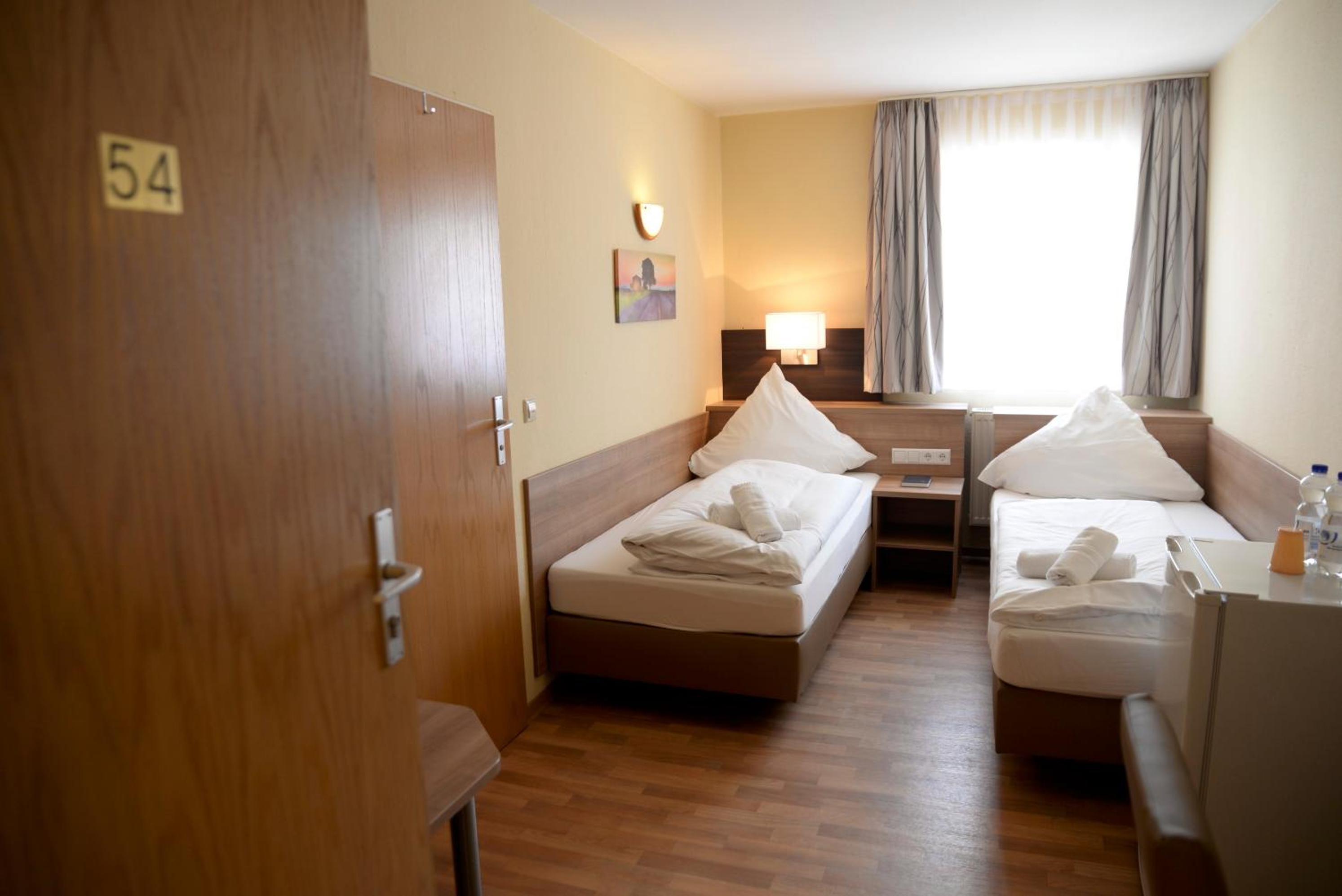 Standard Double Room - Photo 2