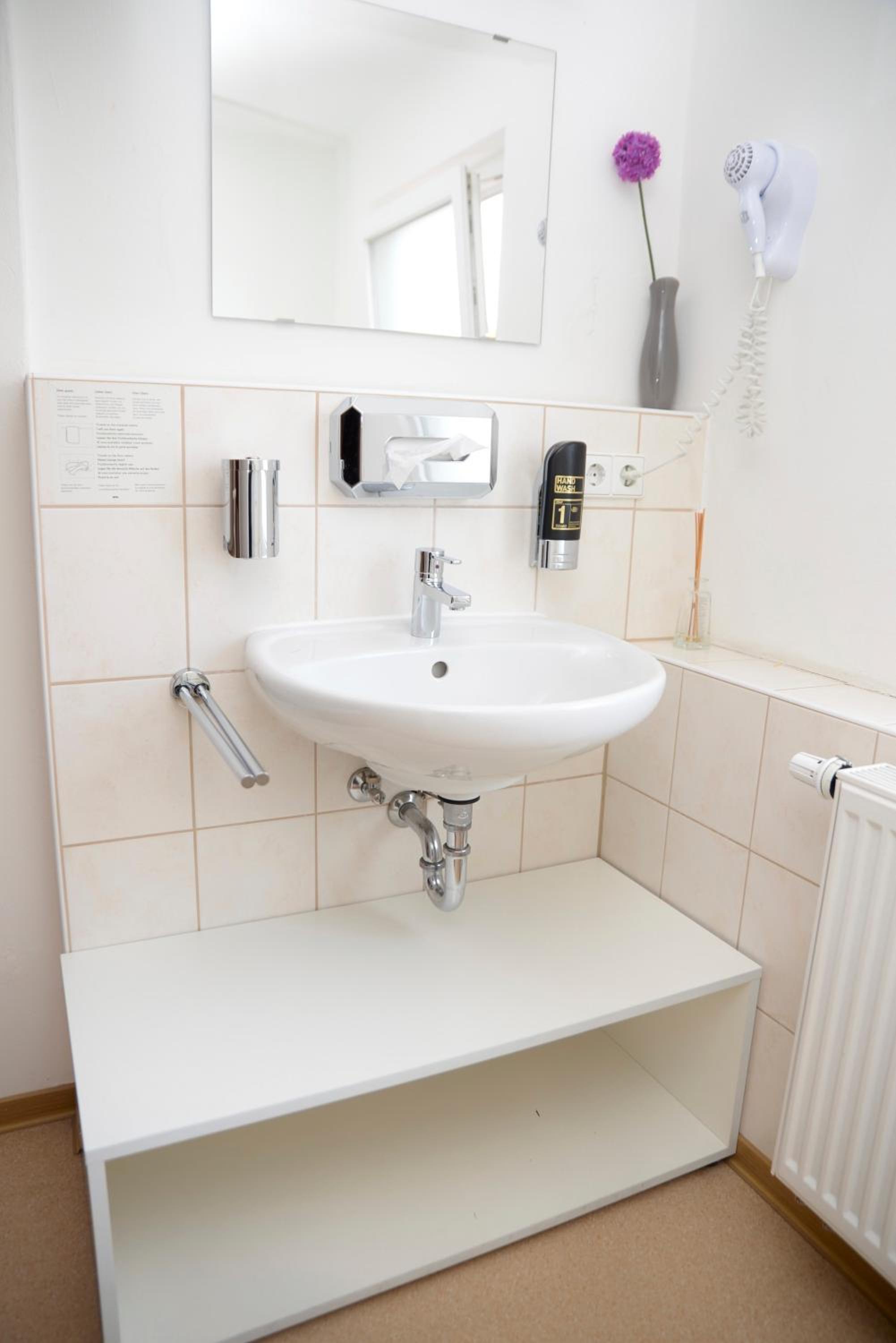 Standard Triple Room - Photo 4