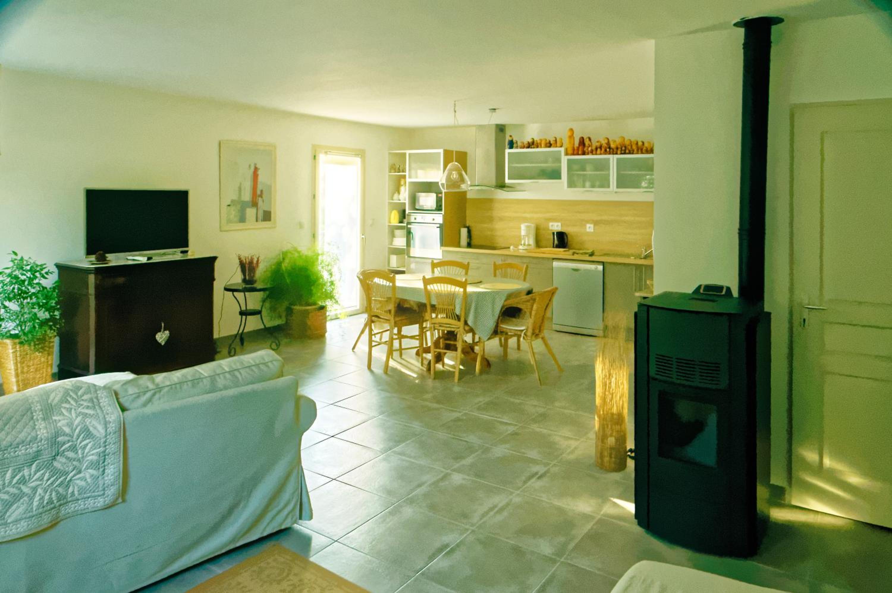 Two-Bedroom House photo 3