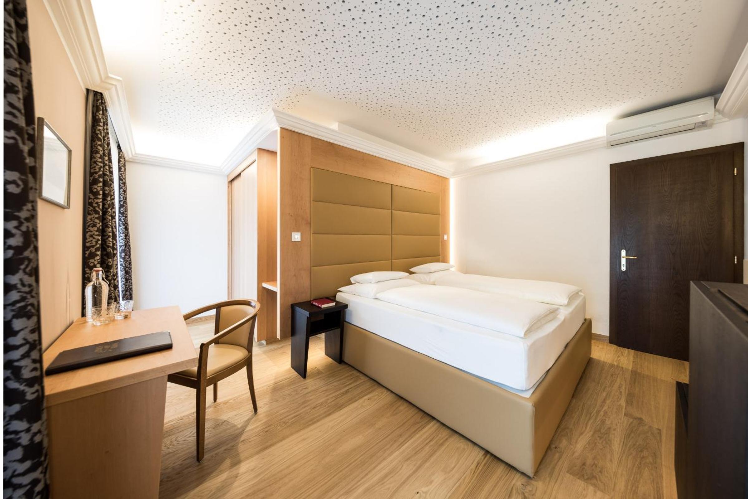 Double Room with Balcony photo 2