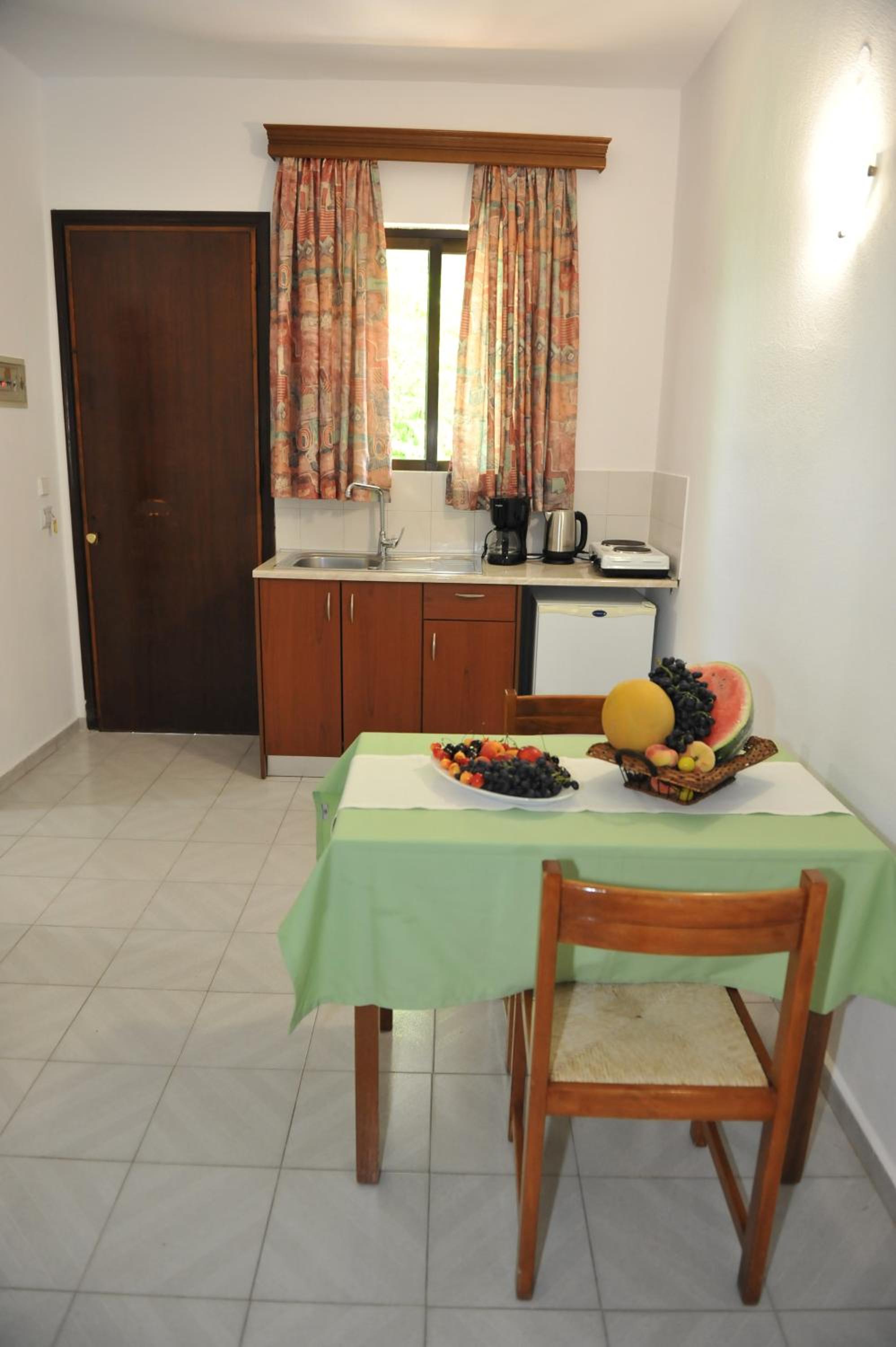One-Bedroom Apartment - Photo 16