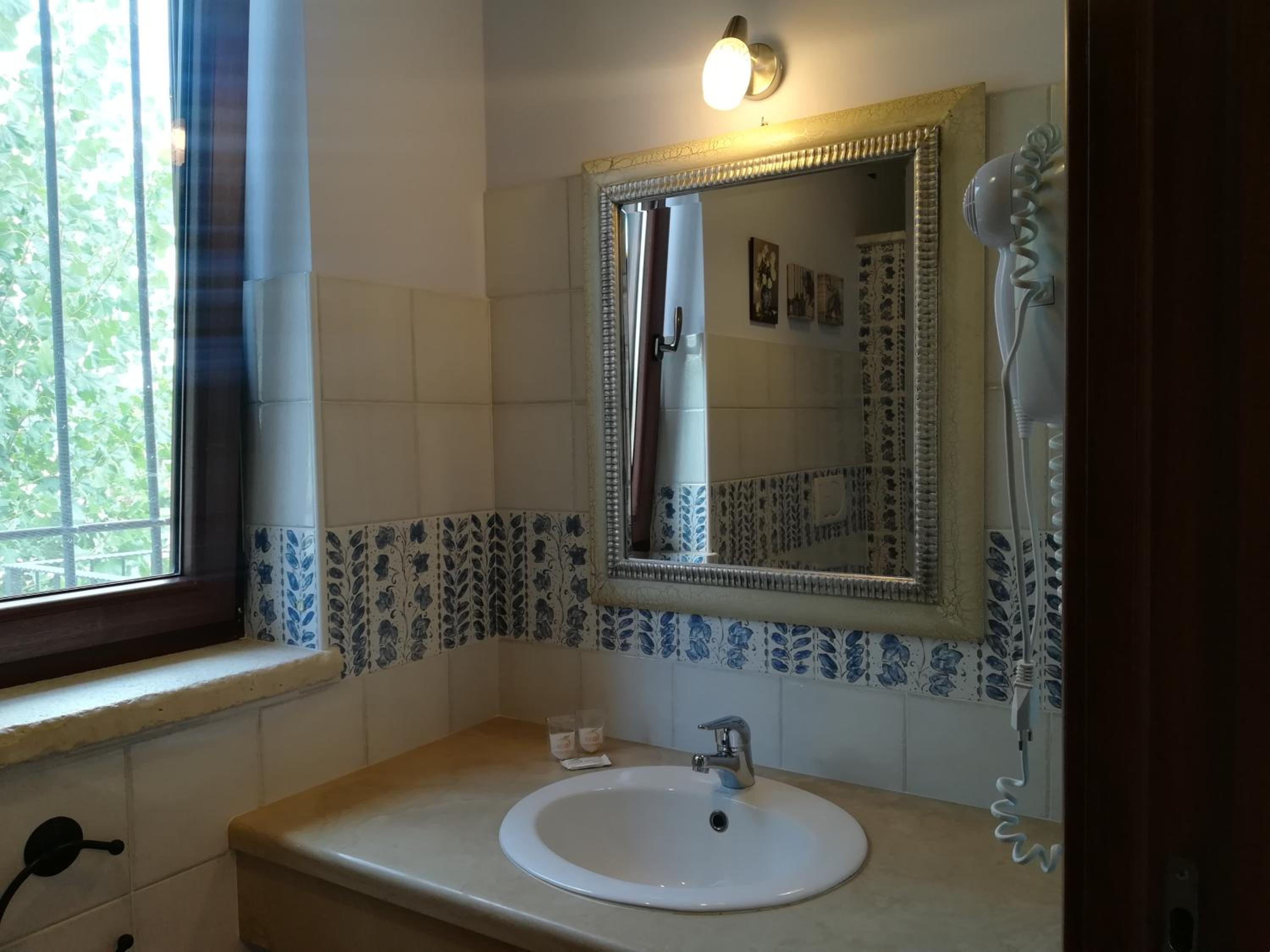 Small Double Room photo 3