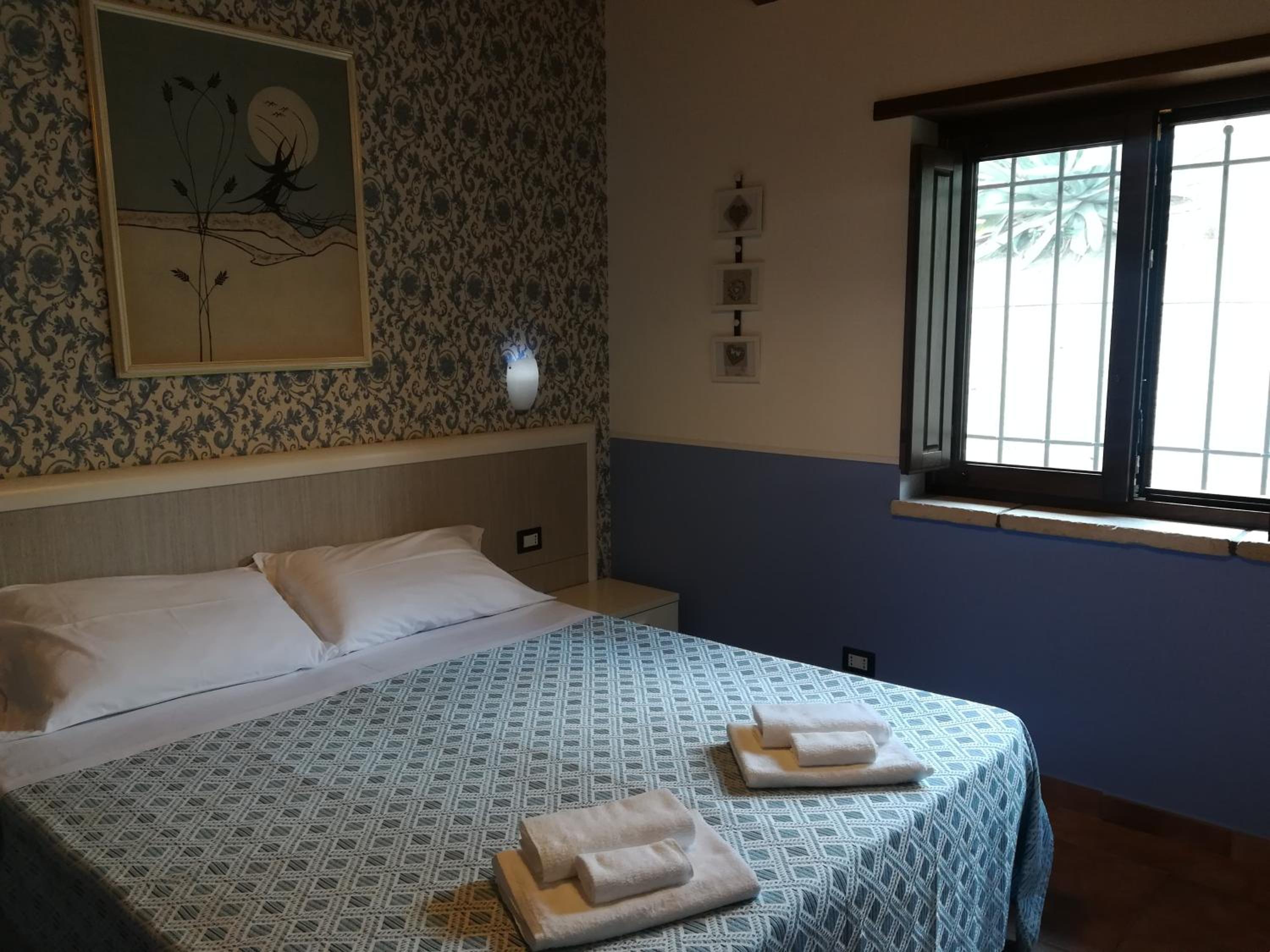 Small Double Room photo 1