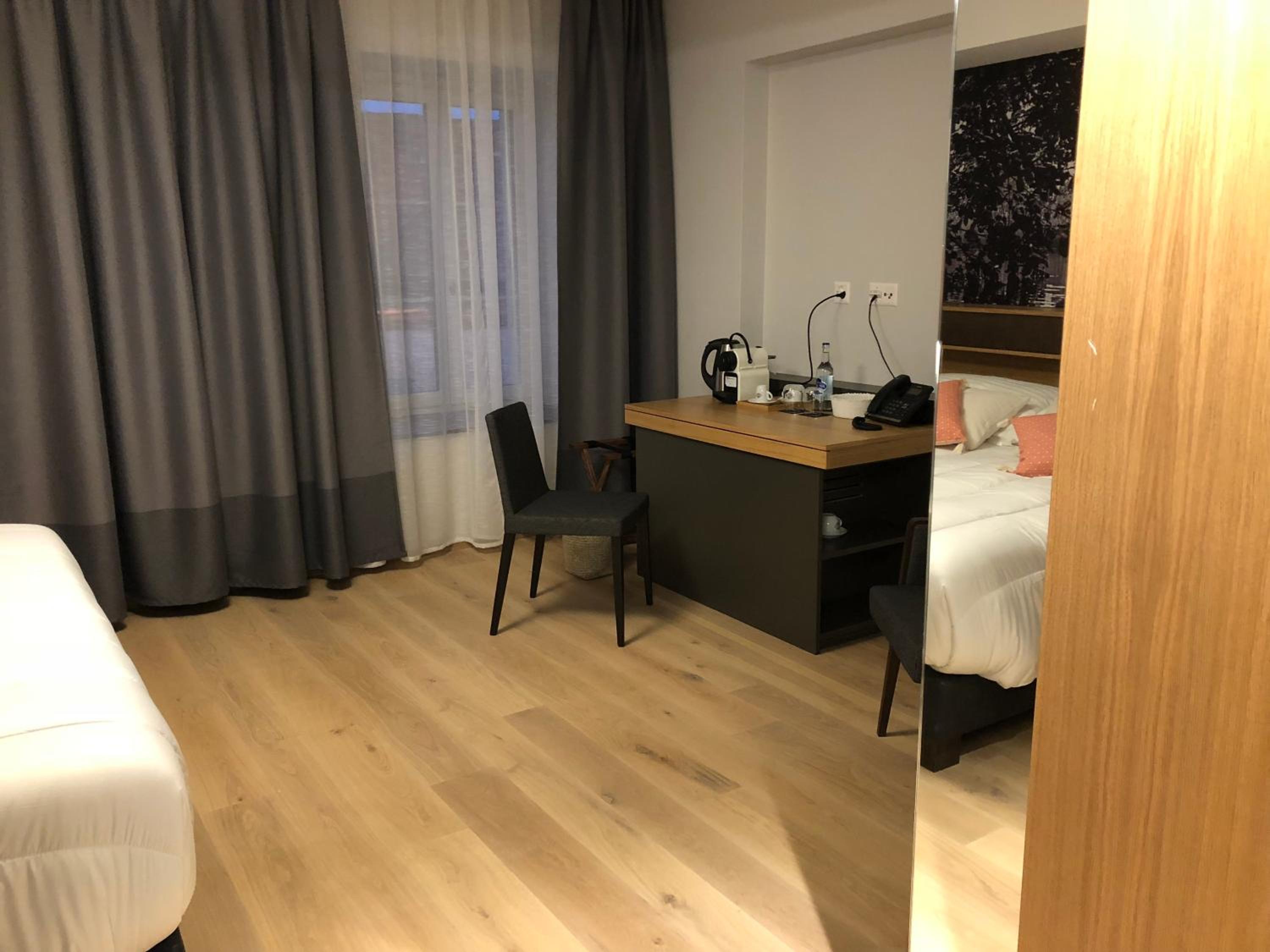 Standard Double Room - Photo 4