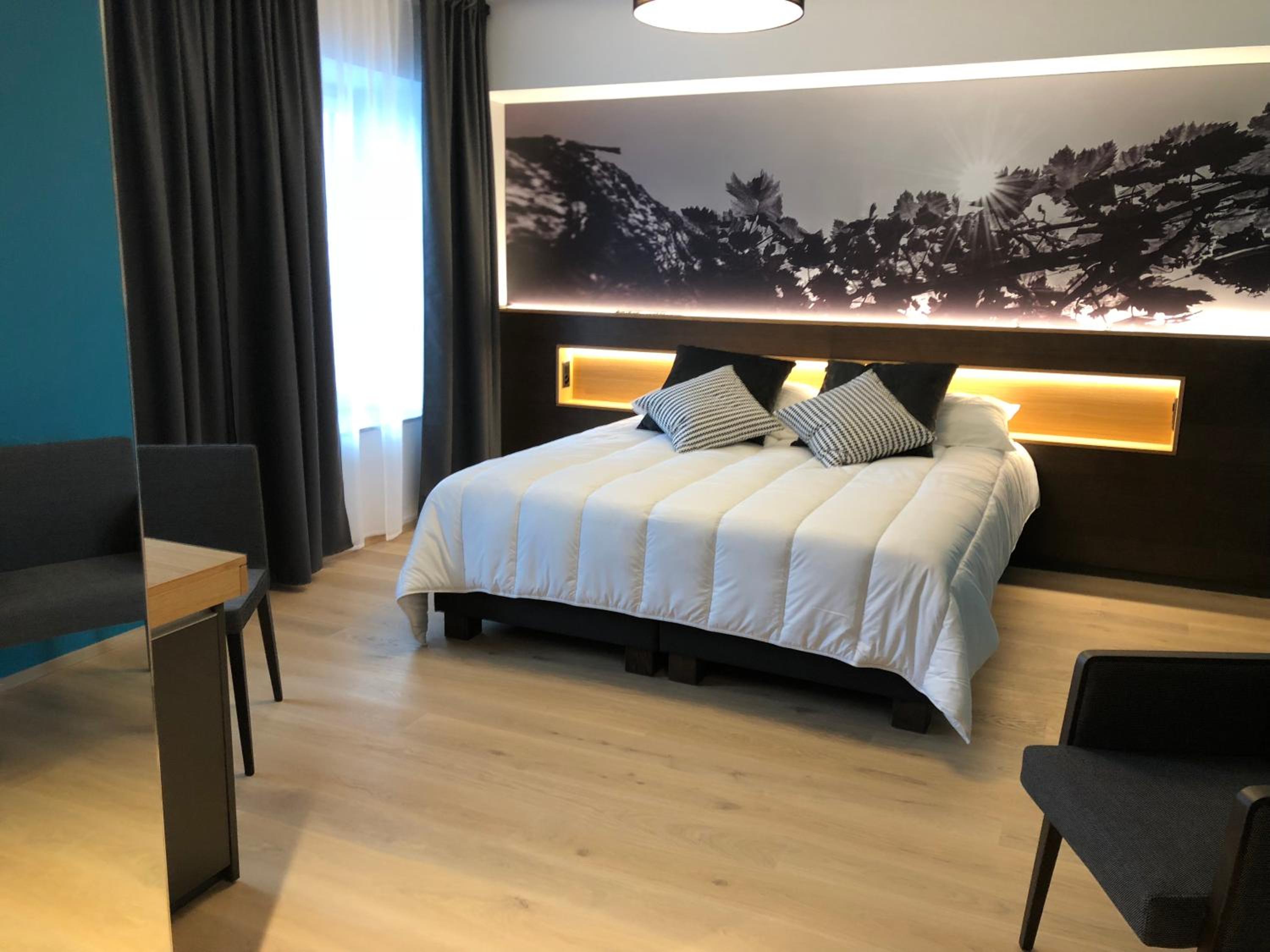 Standard Double Room - Photo 2