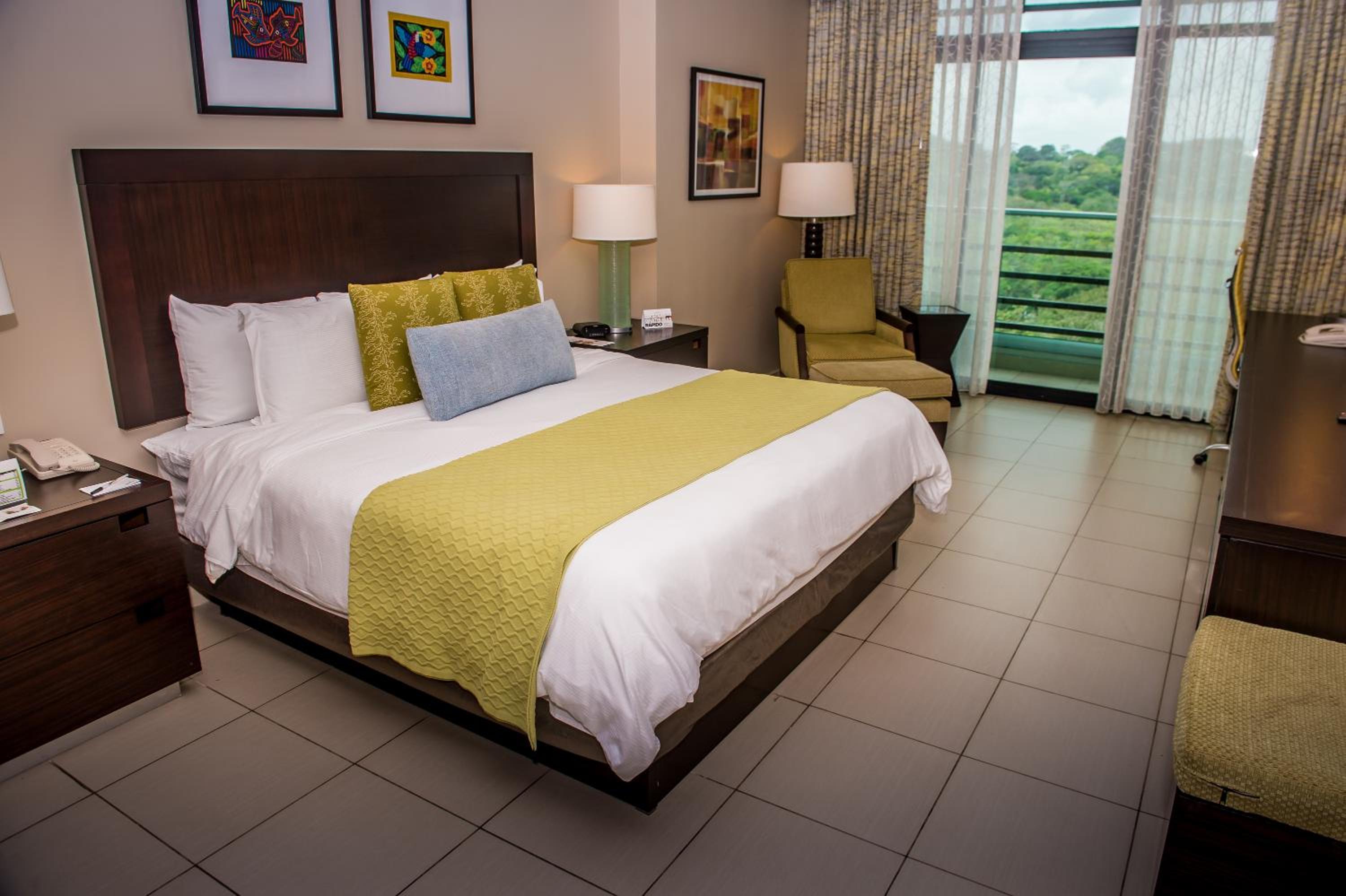 Deluxe Room with Rainforest View and Balcony