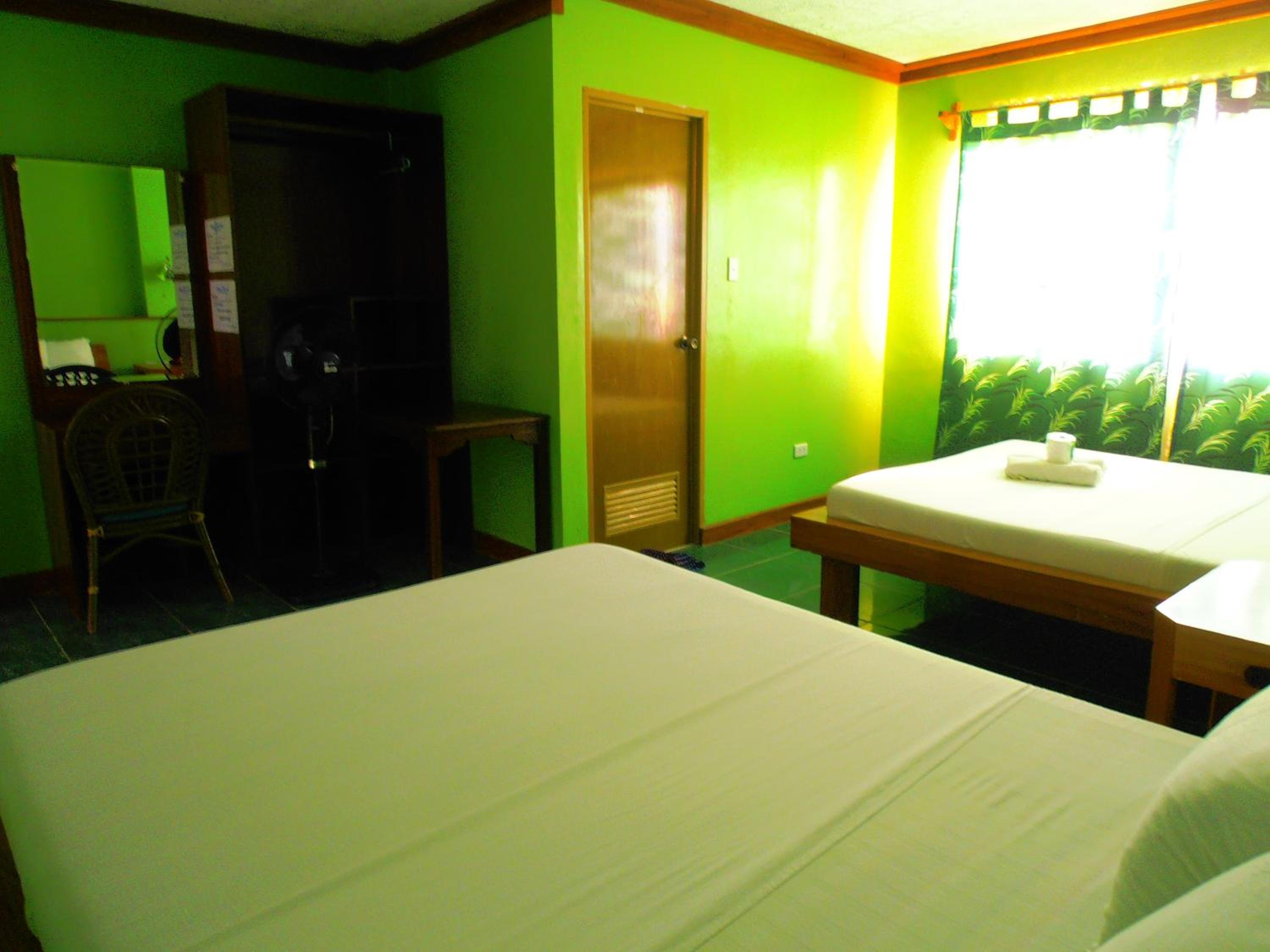 Standard Double Room with Fan - Photo 2