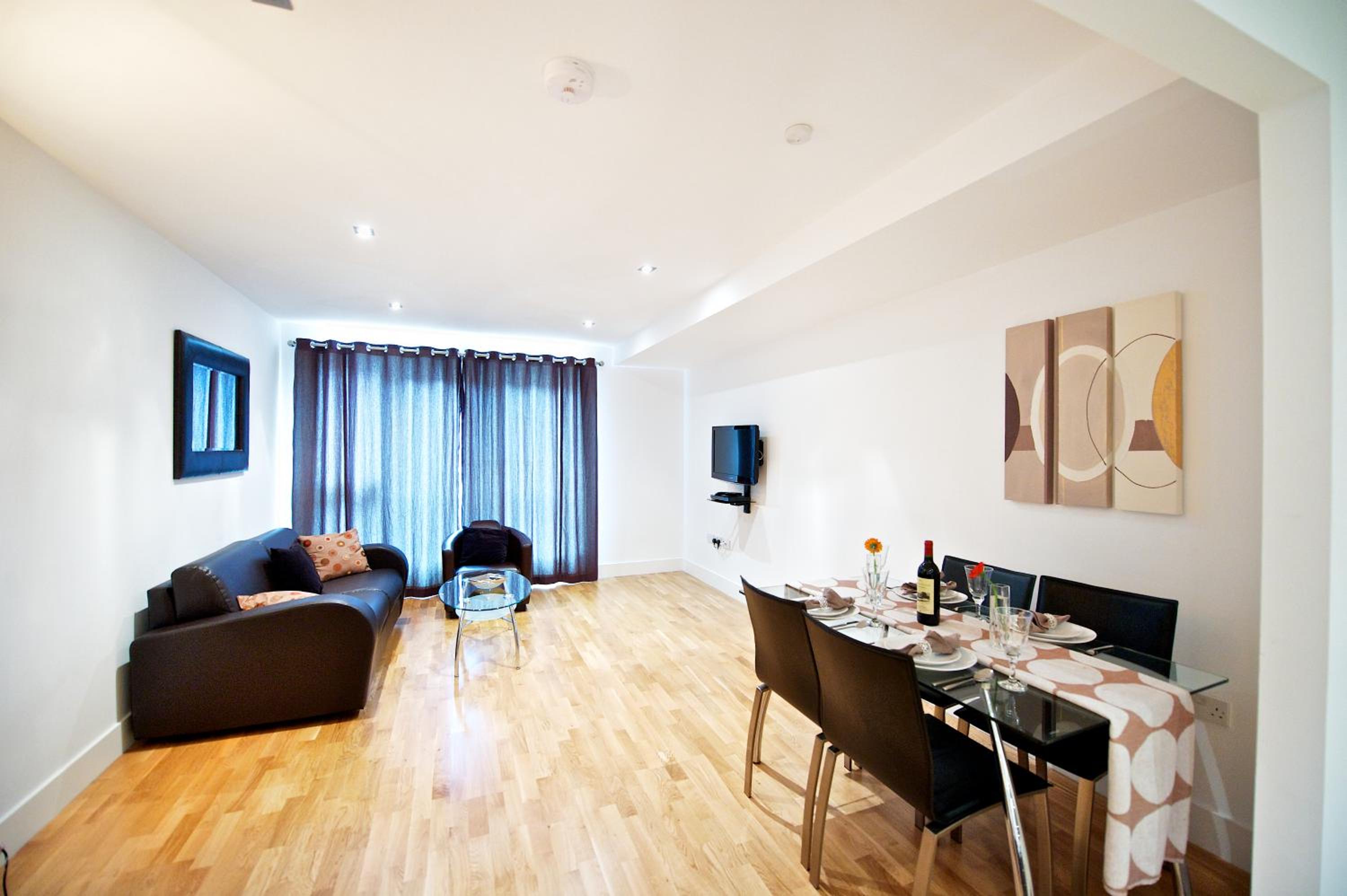 Two-Bedroom Apartment - Photo 9