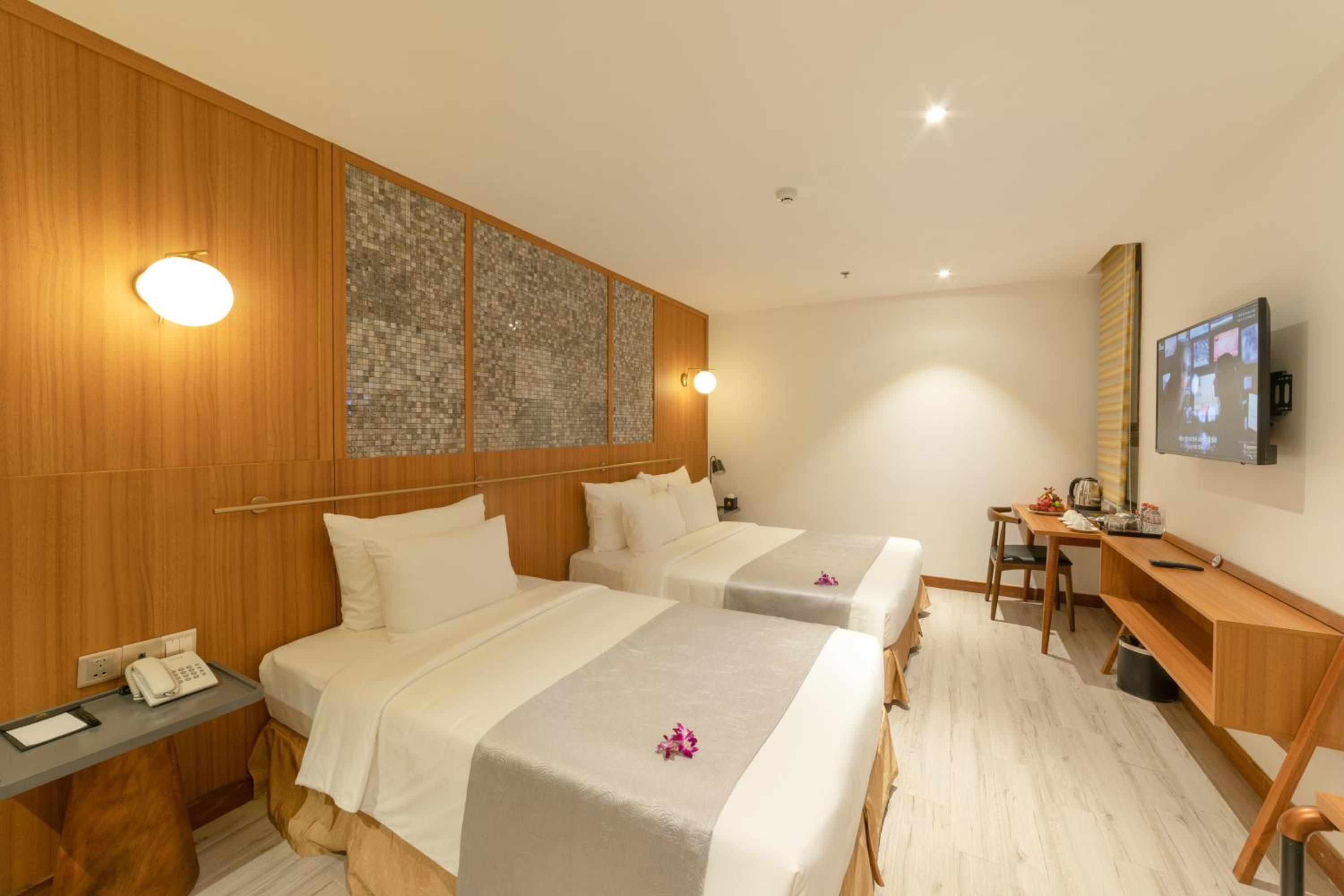 Superior Triple room with no view photo 2