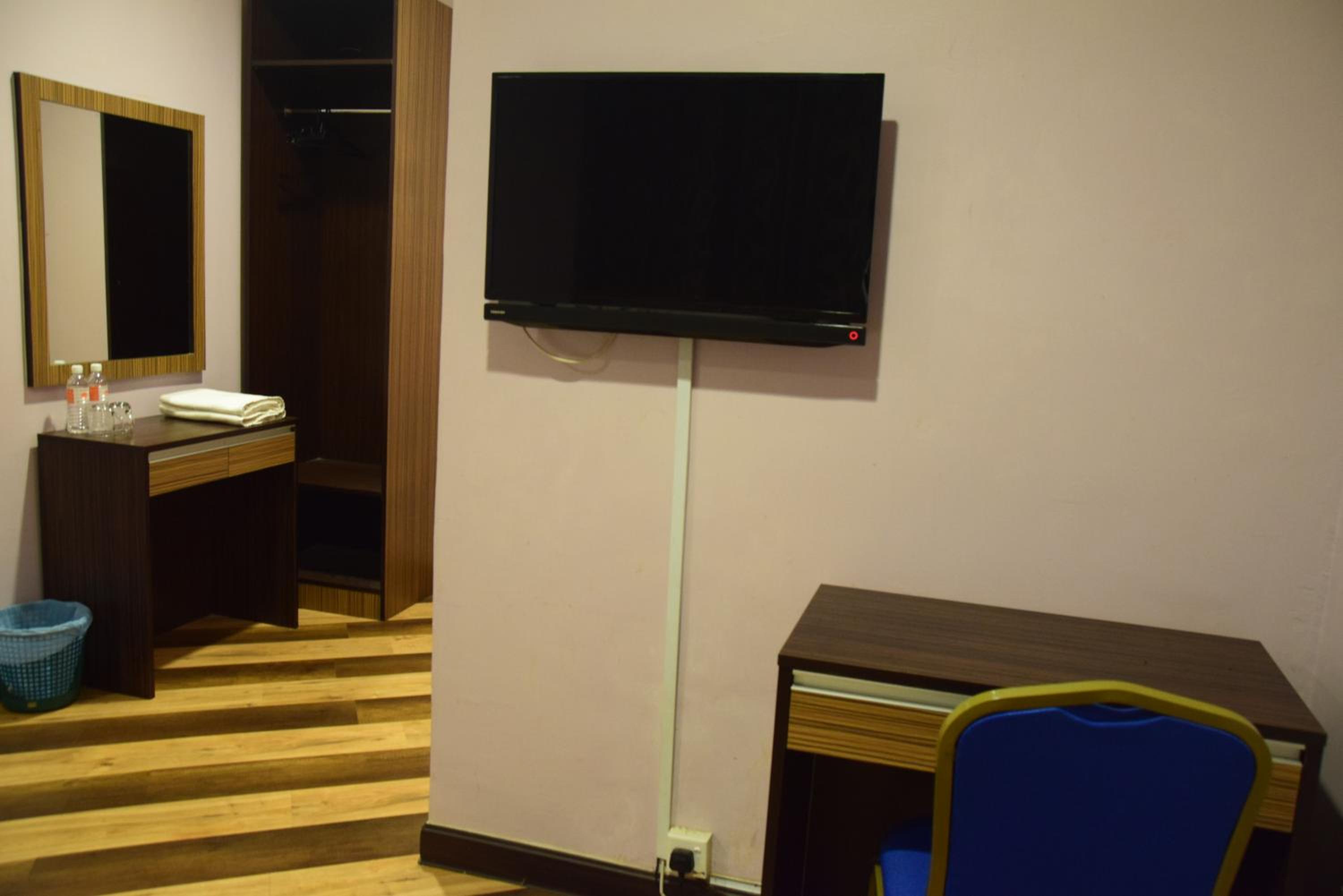 Deluxe King Room photo 3