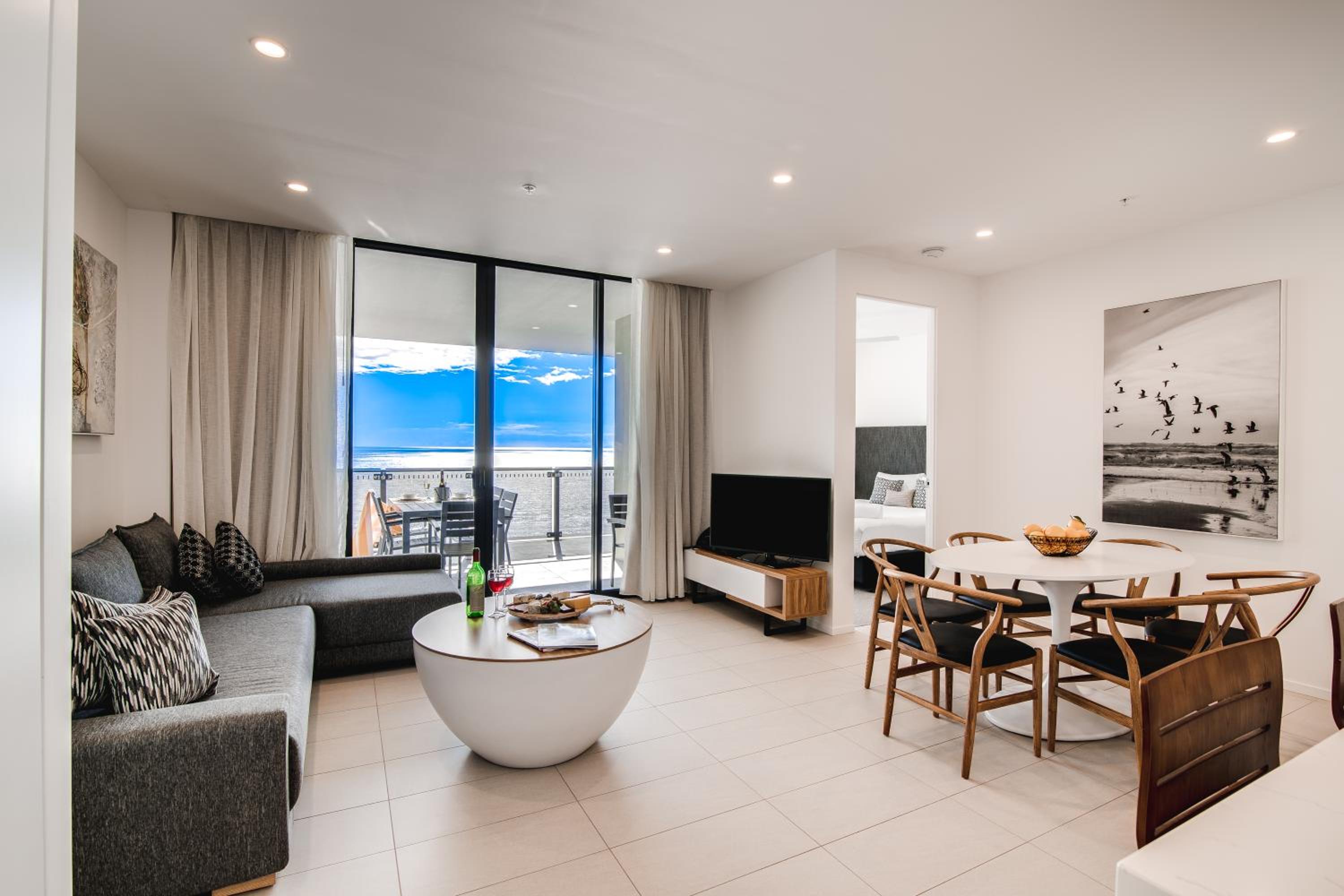 3 Bedroom Oceanfront High Apartment