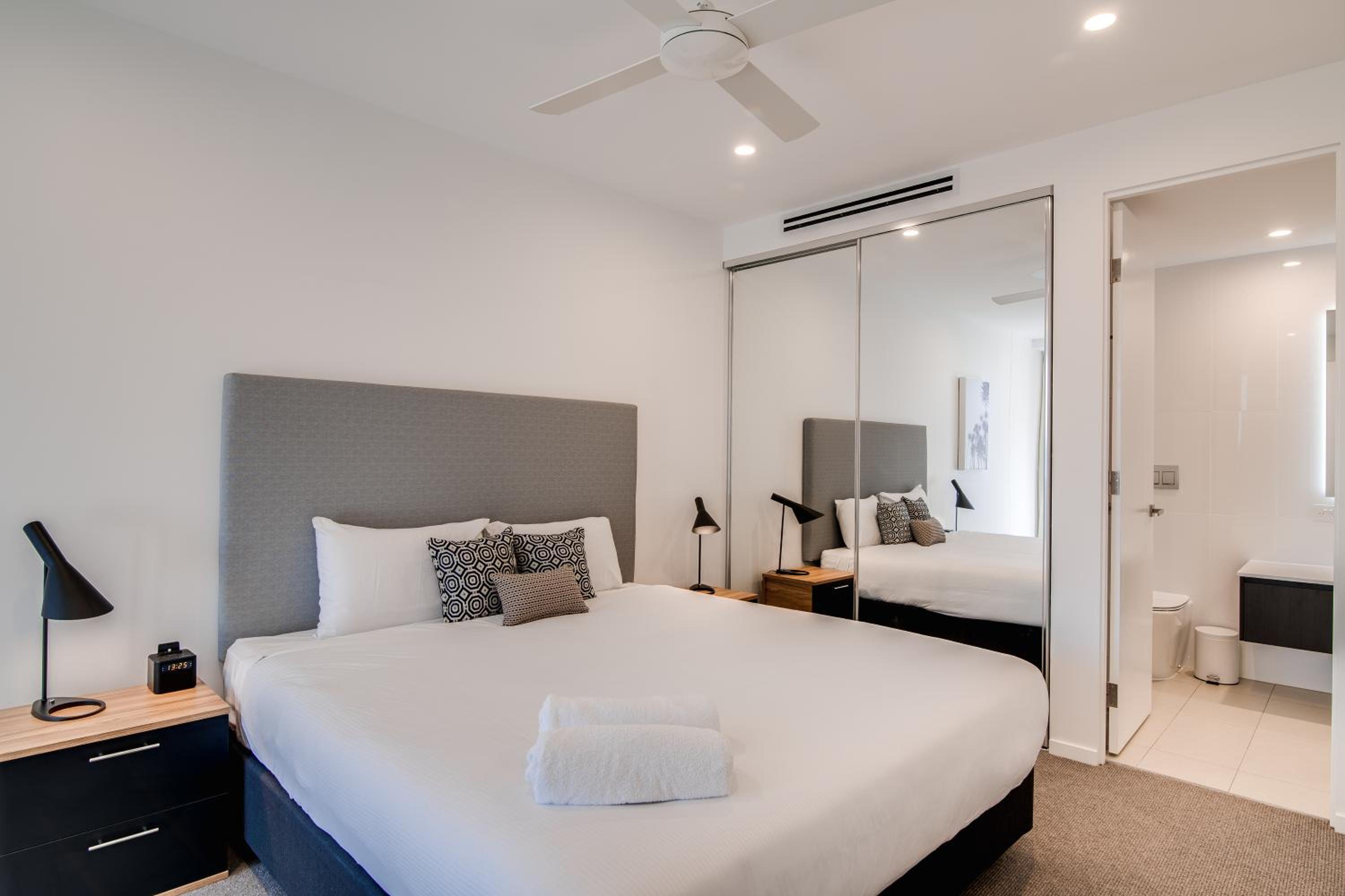 2 Bedroom Ocean View Apartment