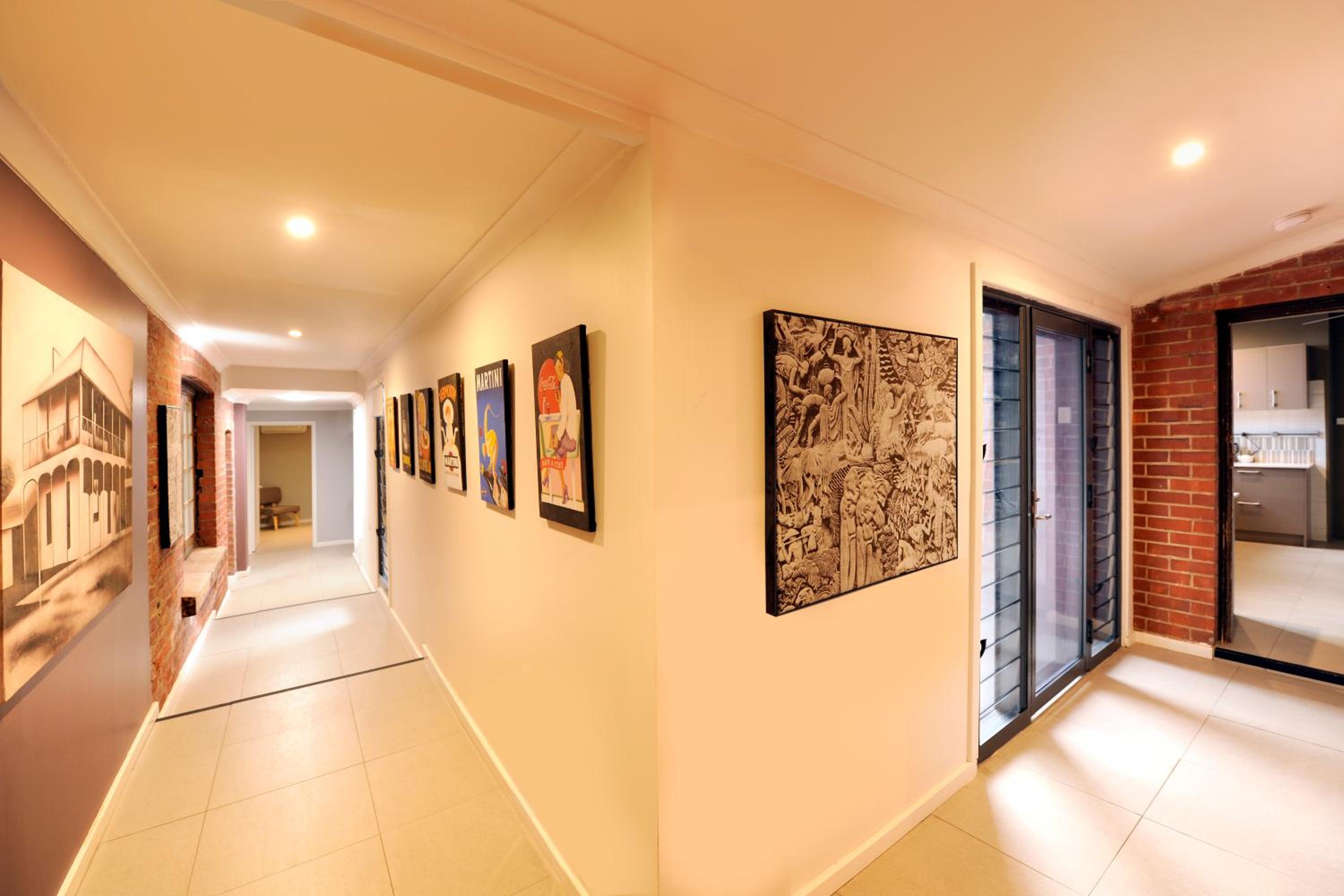 Three-Bedroom Apartment thumbnail 6