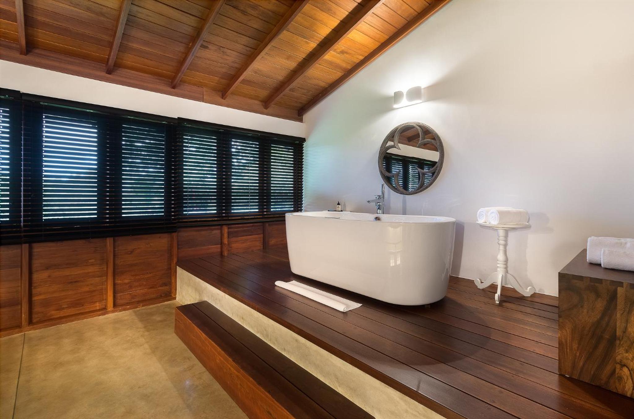 Queen Suite - Photo 6