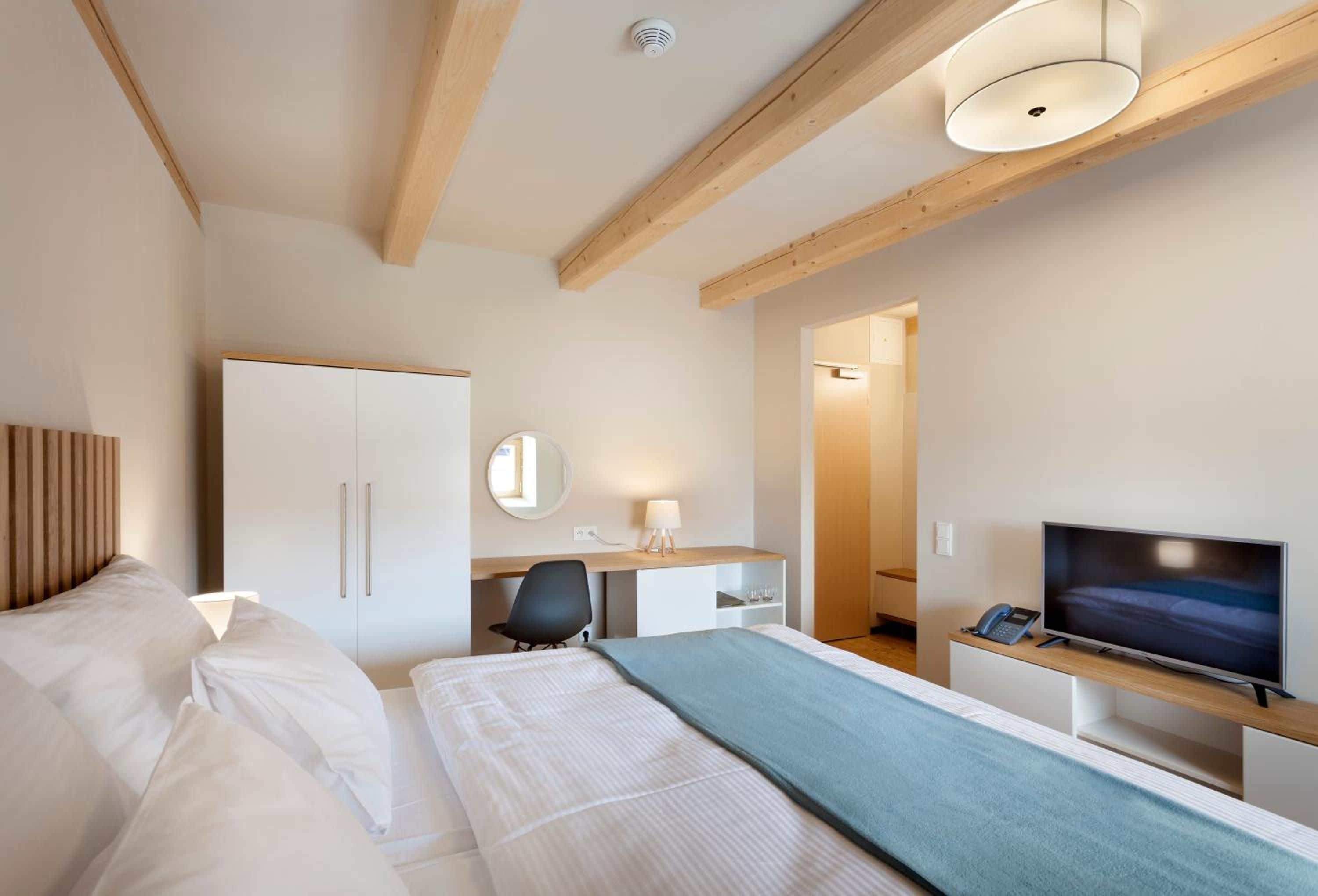 Double Room with Private Bathroom - Photo 2