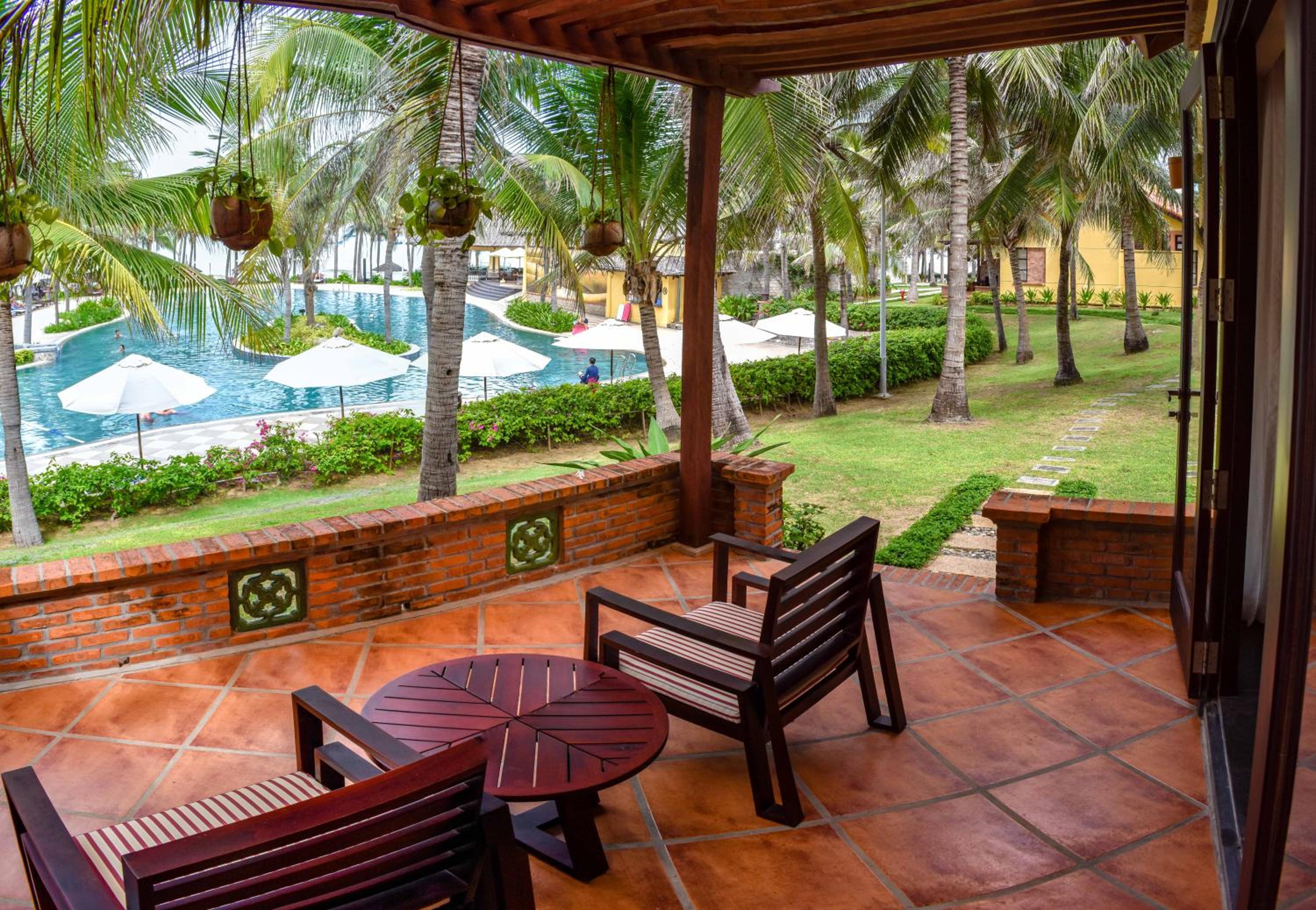 Bungalow Garden or Pool View with Terrace