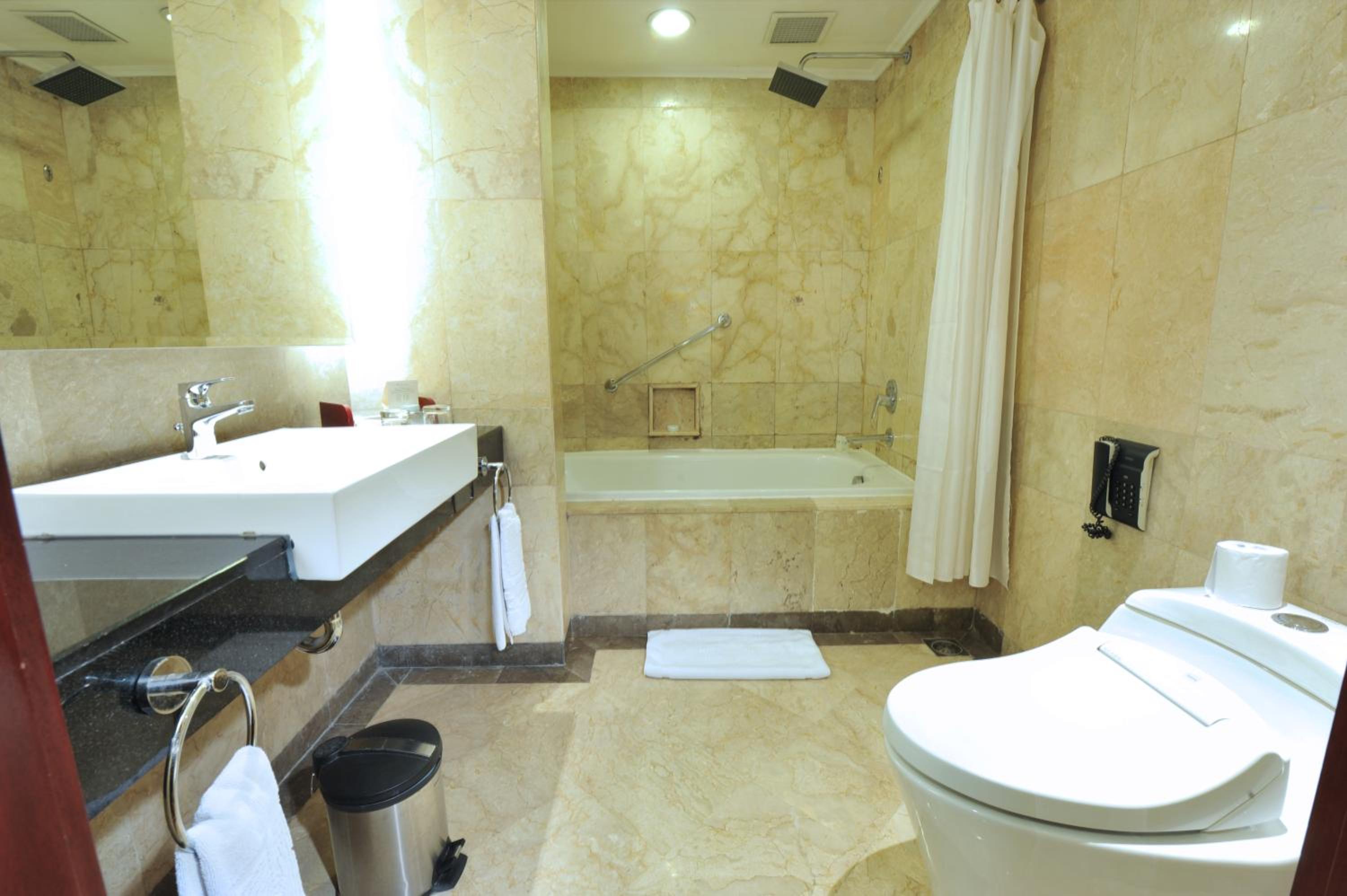 Superior King Room - Photo 4
