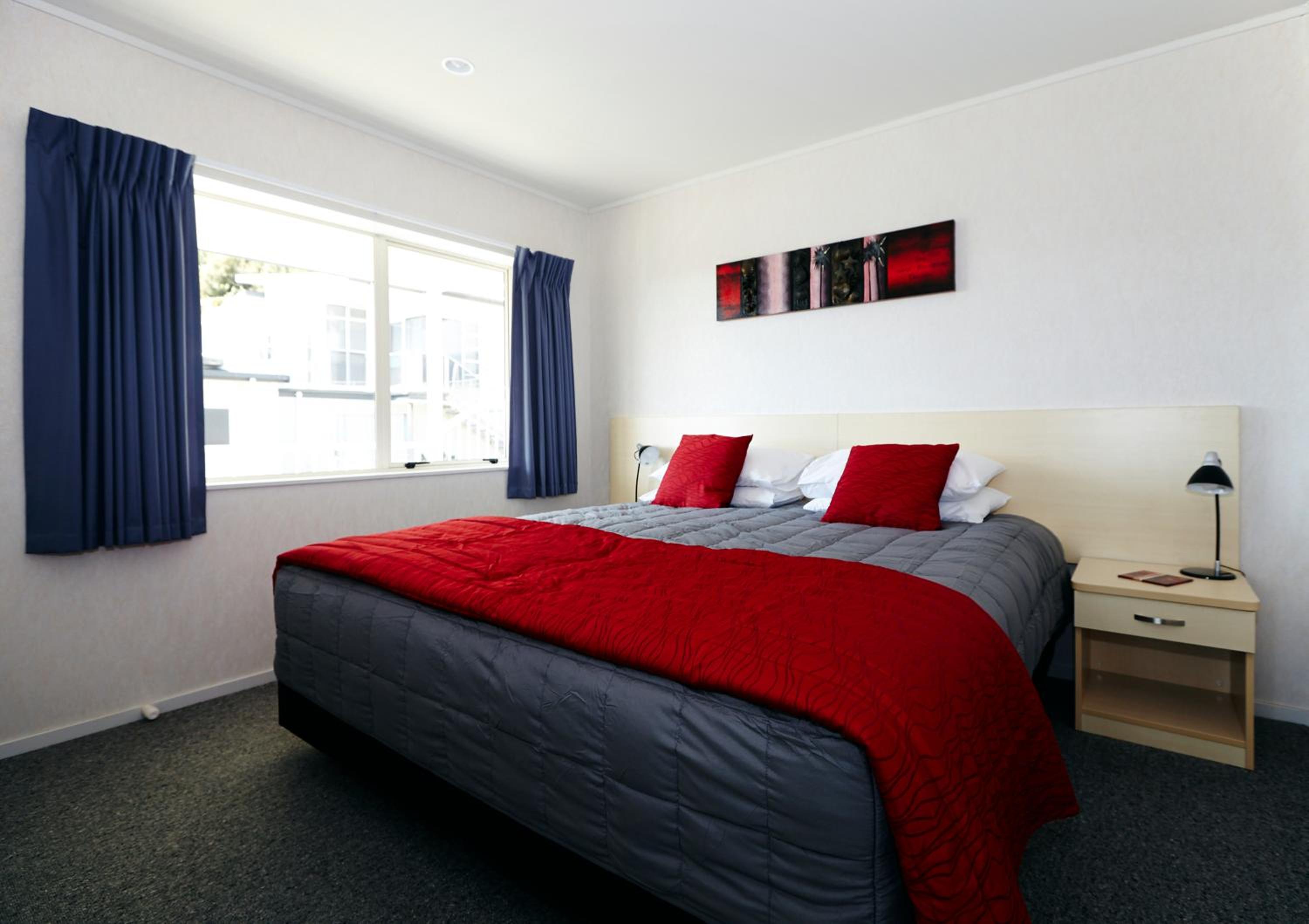Two-Bedroom Apartment - Photo 9