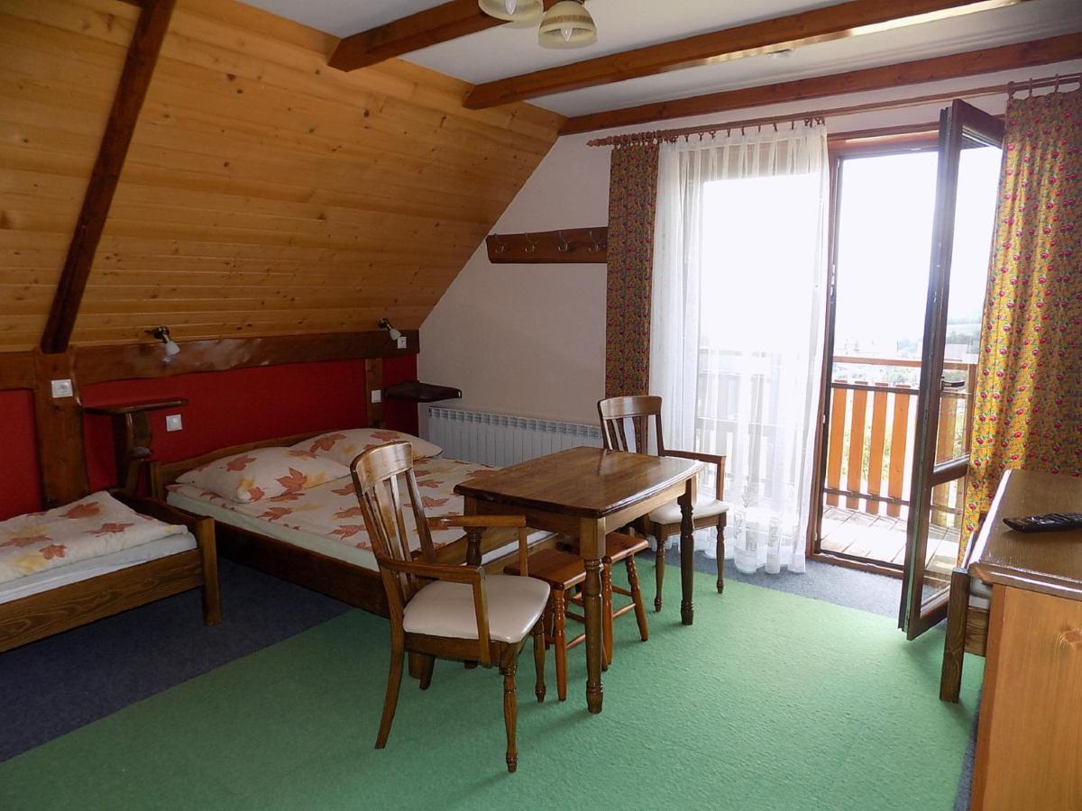 Quadruple Room with Private Bathroom photo 1