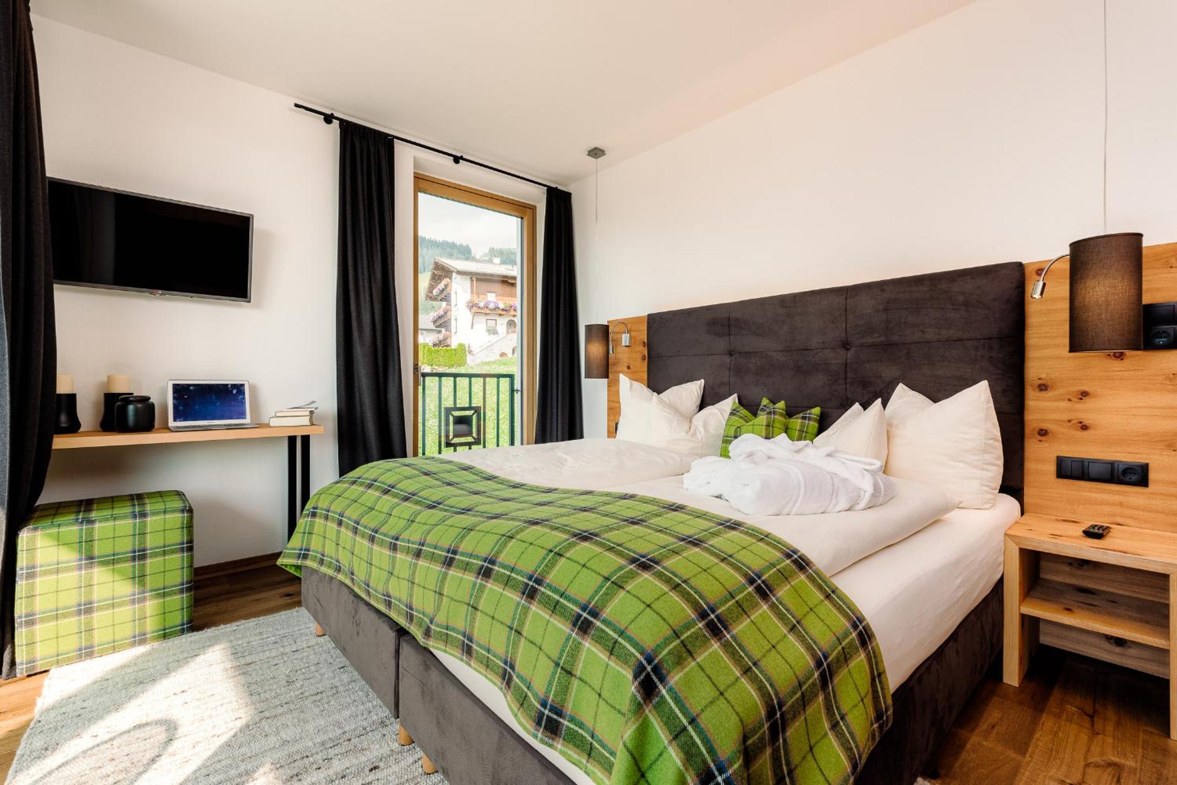 Deluxe Double or Twin Room - Photo 5