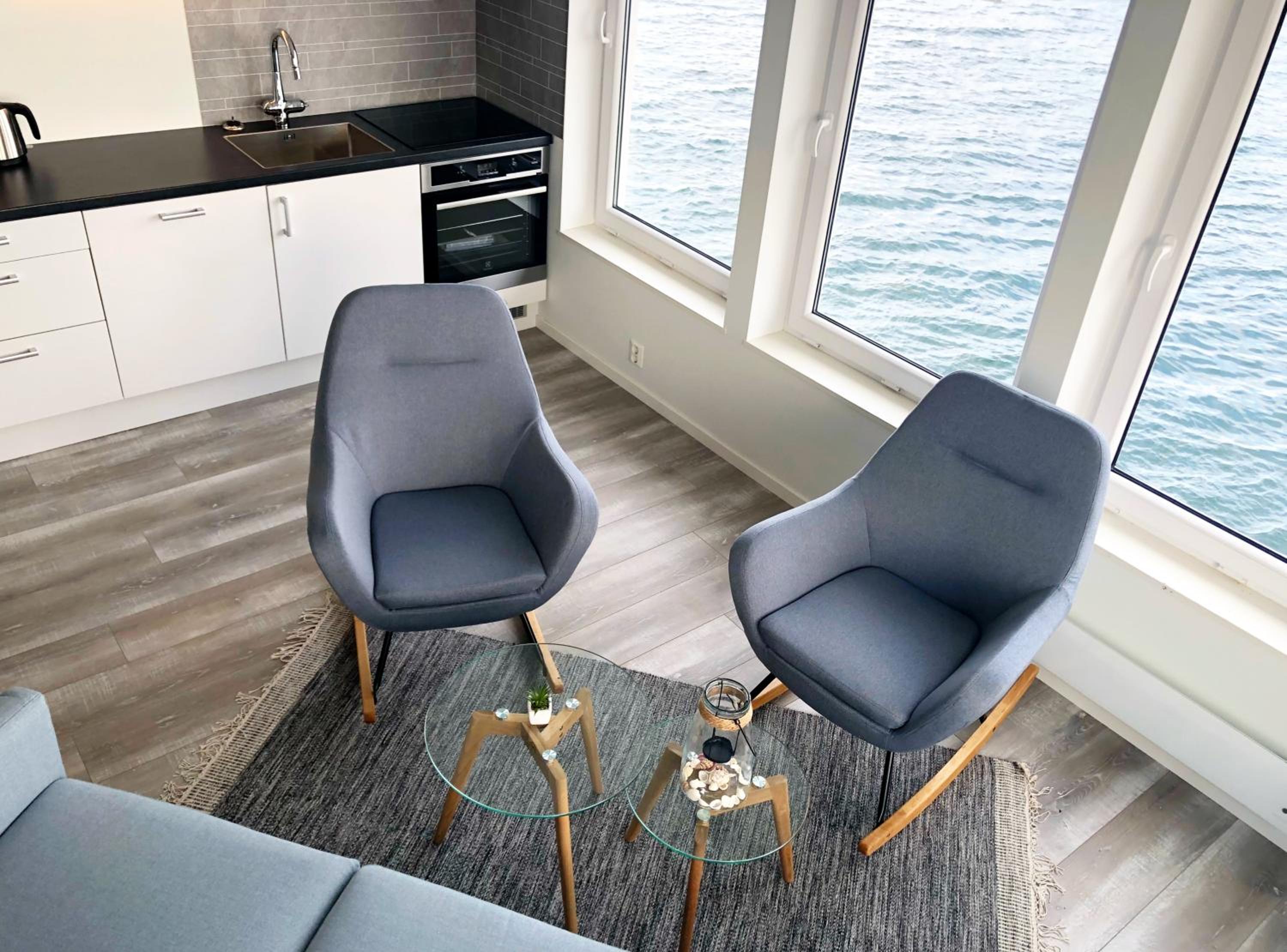 Apartment with Sea View - Photo 4
