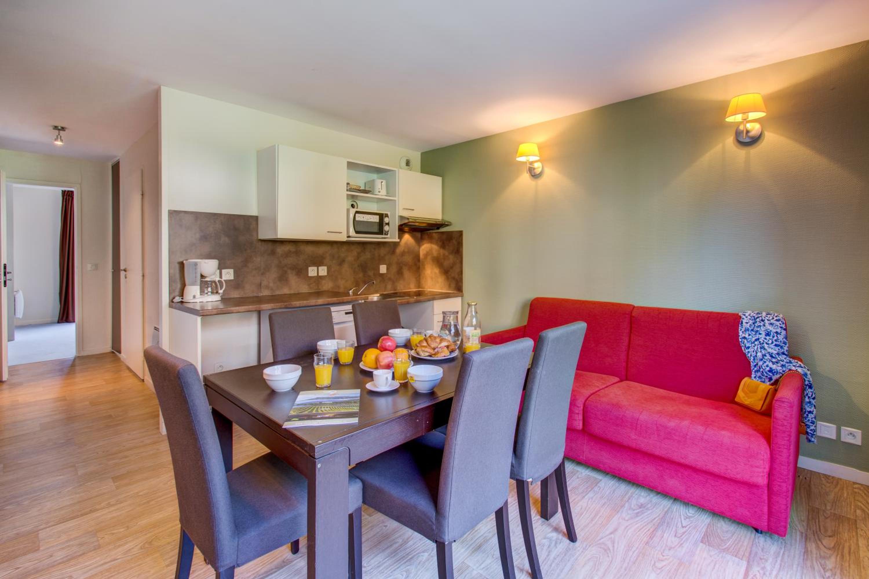 One-Bedroom Apartment