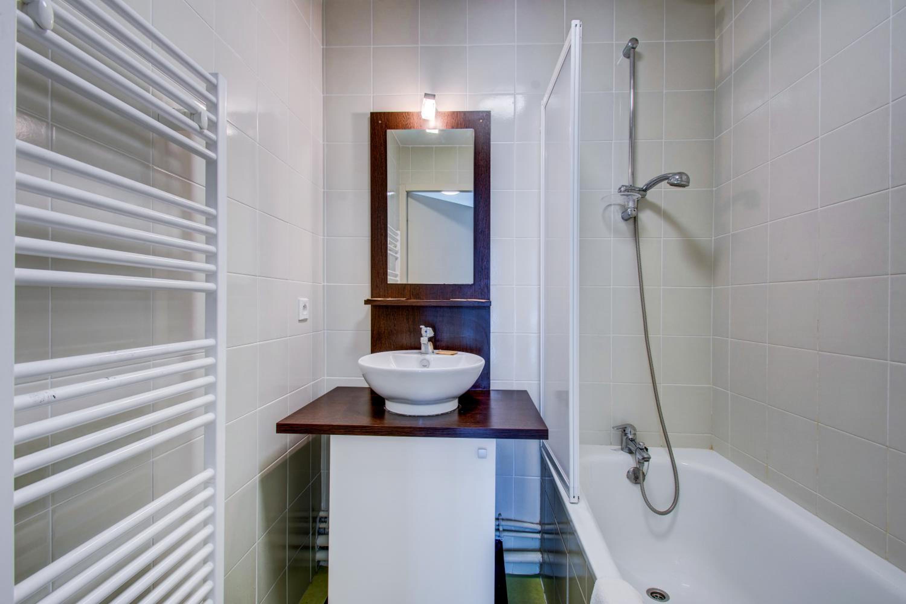One-Bedroom Apartment - Photo 1