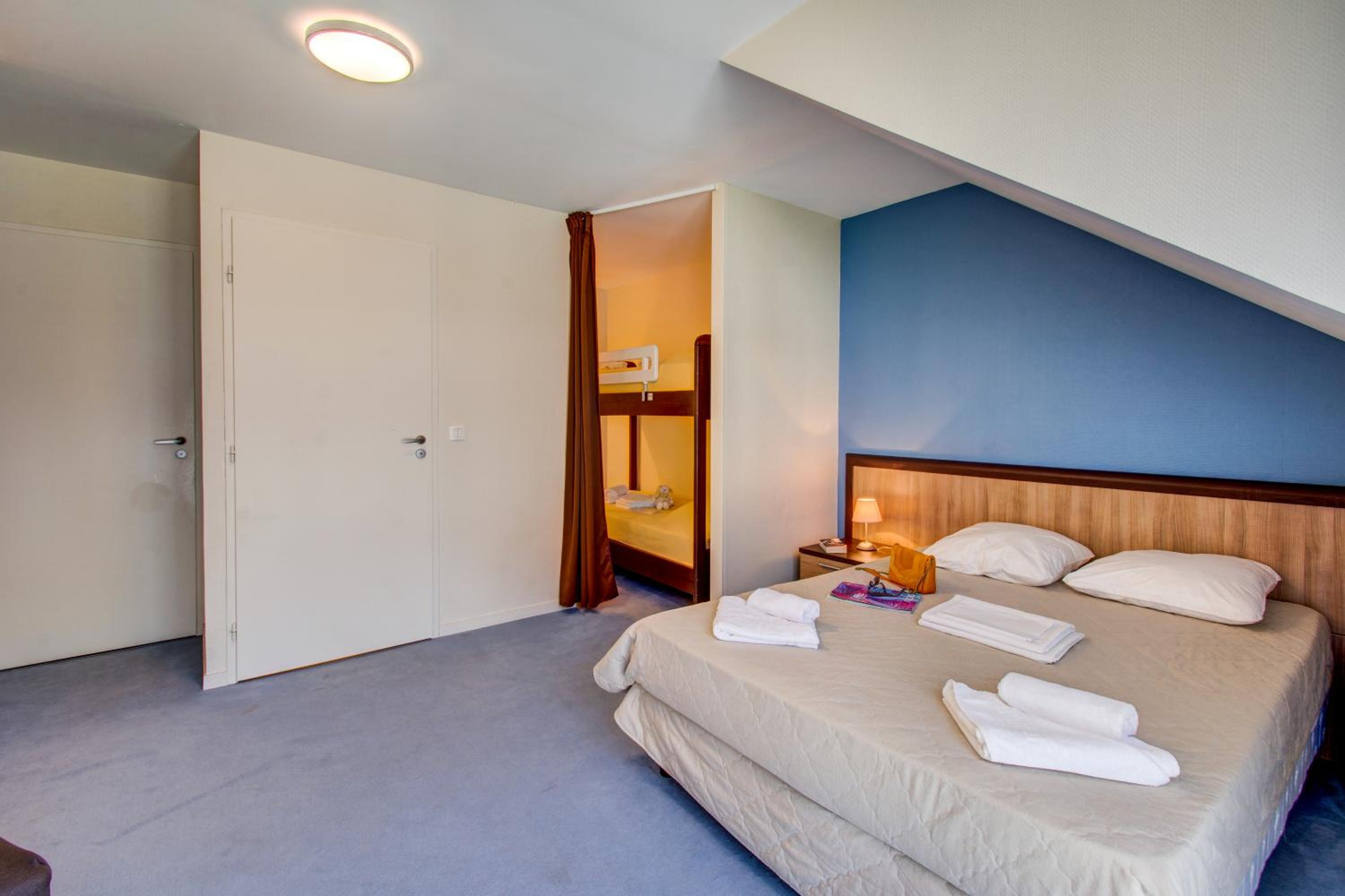 One-Bedroom Apartment - Photo 3