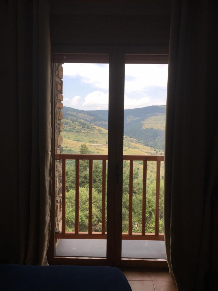 Double Comfort Room (2 Adults + 1 Child) - Photo 4