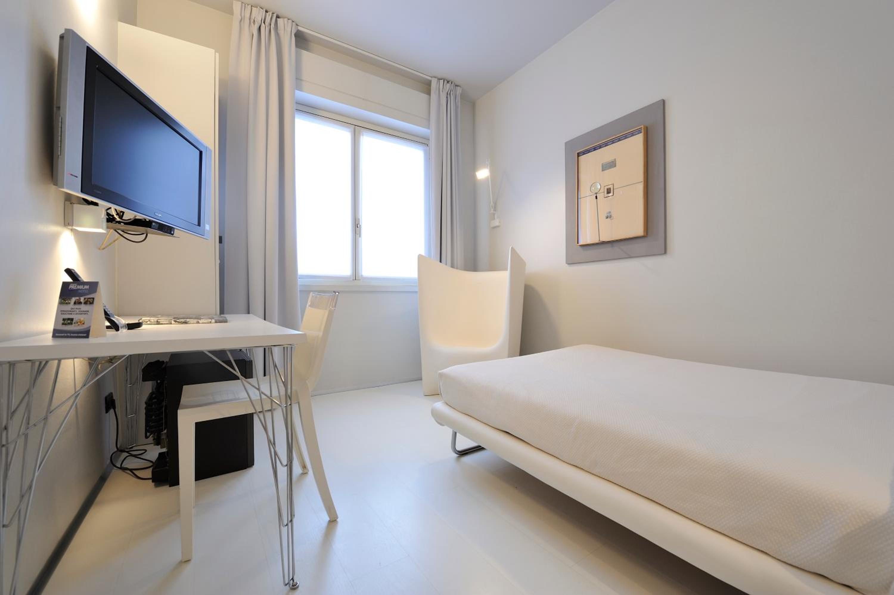 Single Room photo 3