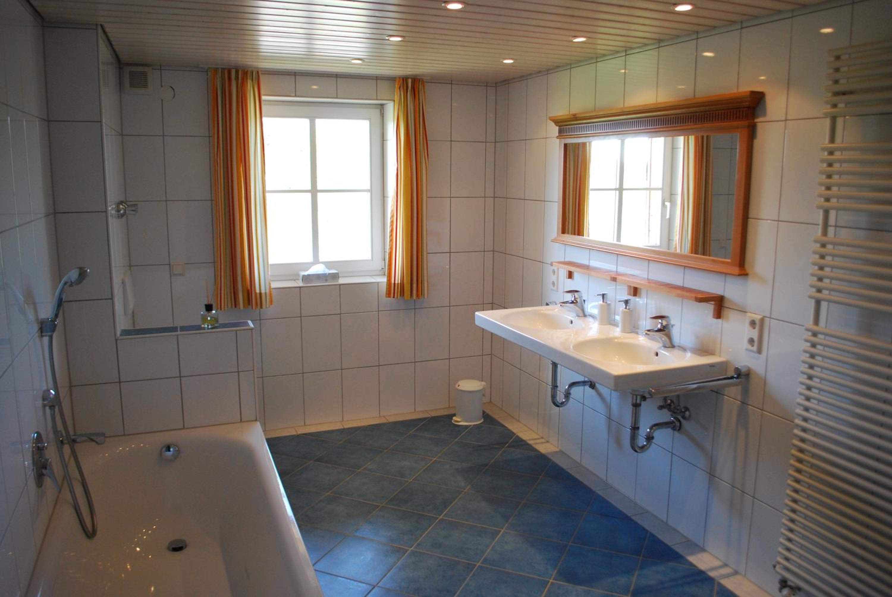 Triple Room with Shared Bathroom photo 2