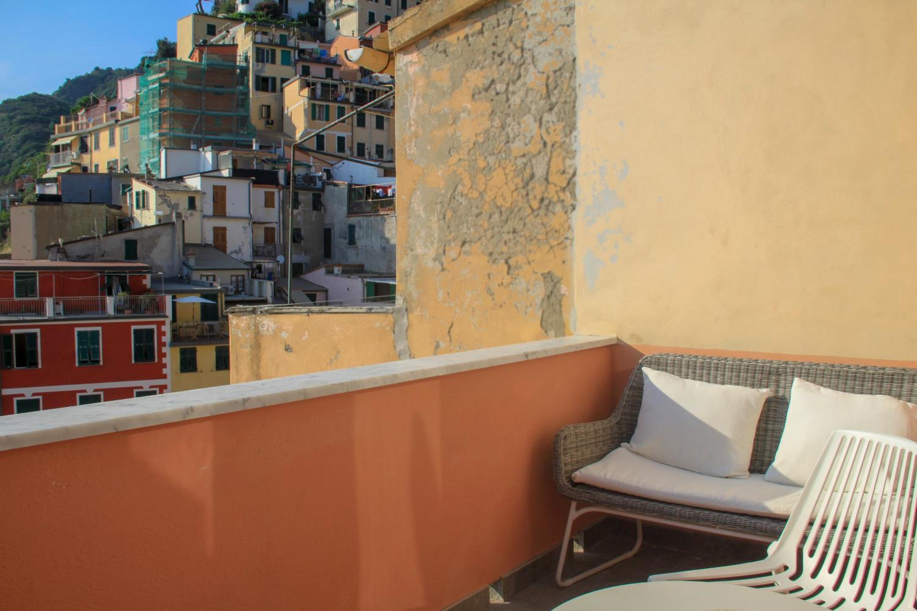 Deluxe Double Room with Balcony and Sea View - Photo 14