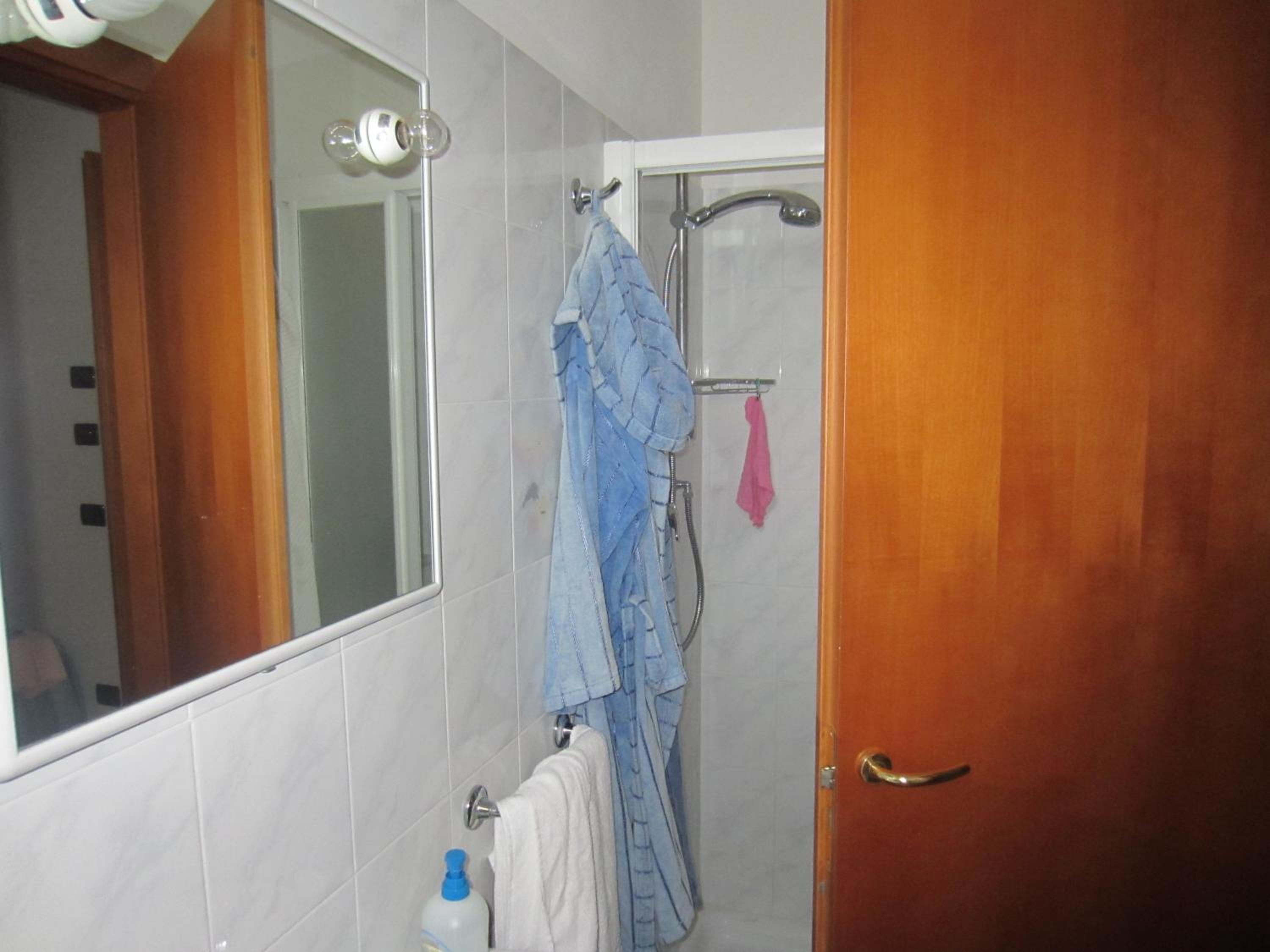Double Room with Balcony - Photo 3