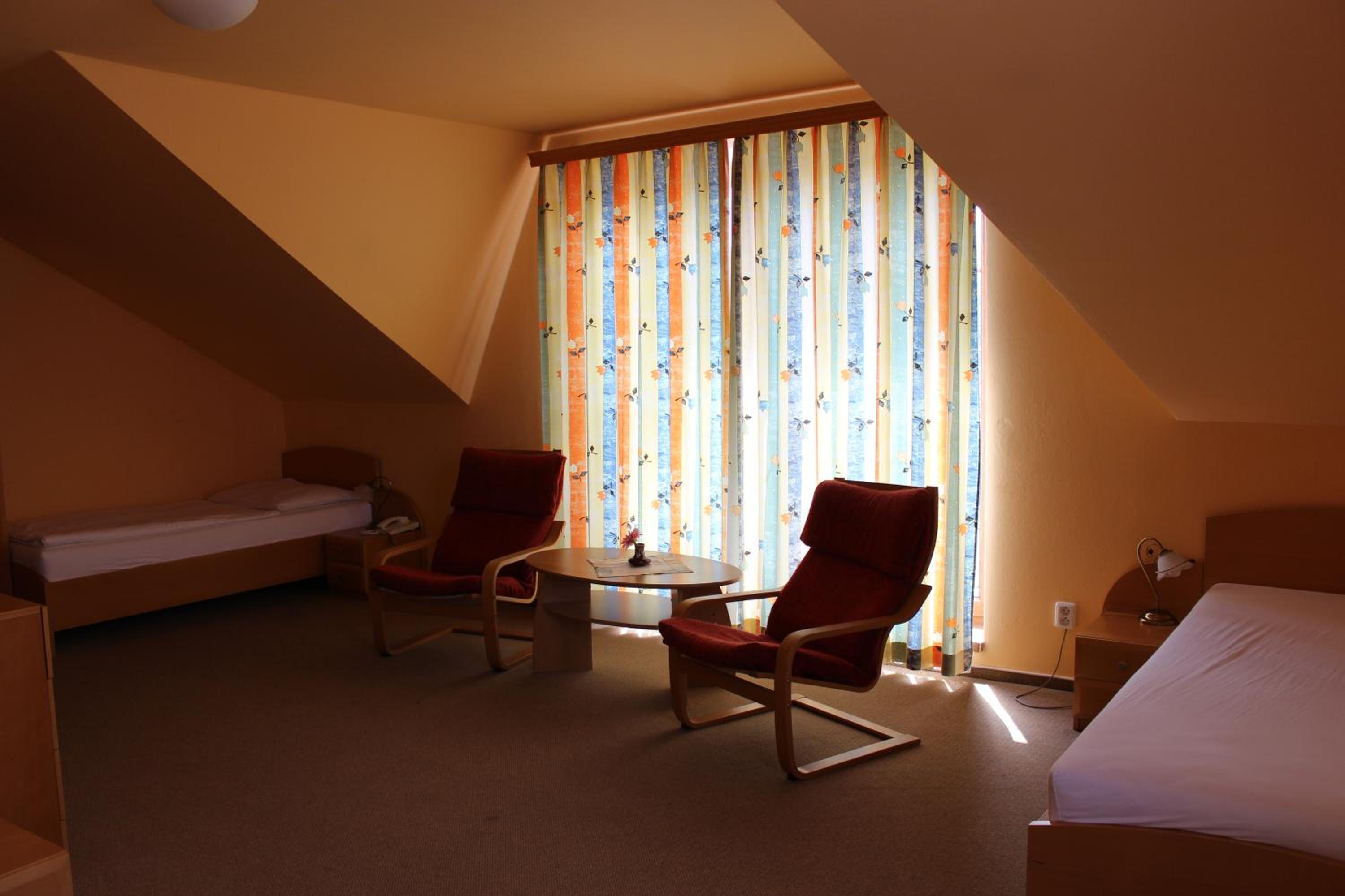 Standard Triple Room - Photo 1