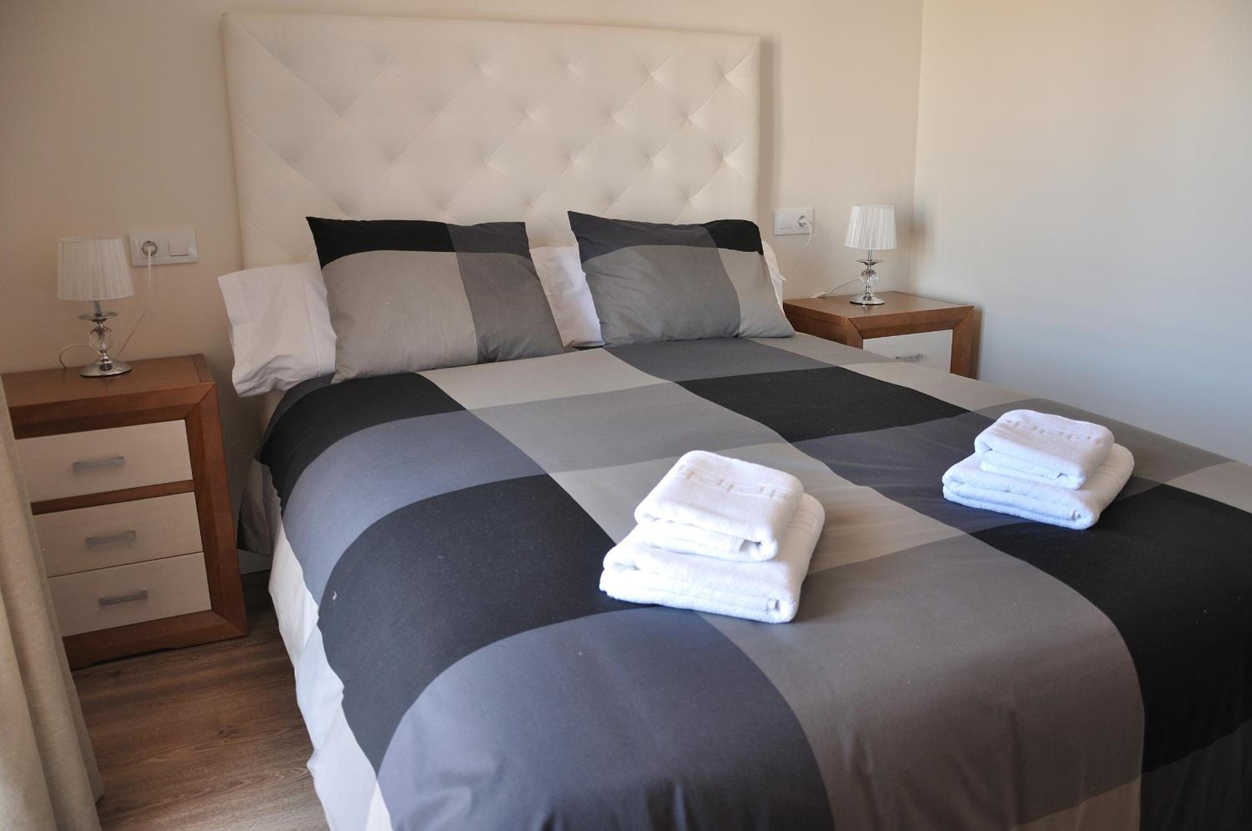 One-Bedroom Apartment - Photo 3
