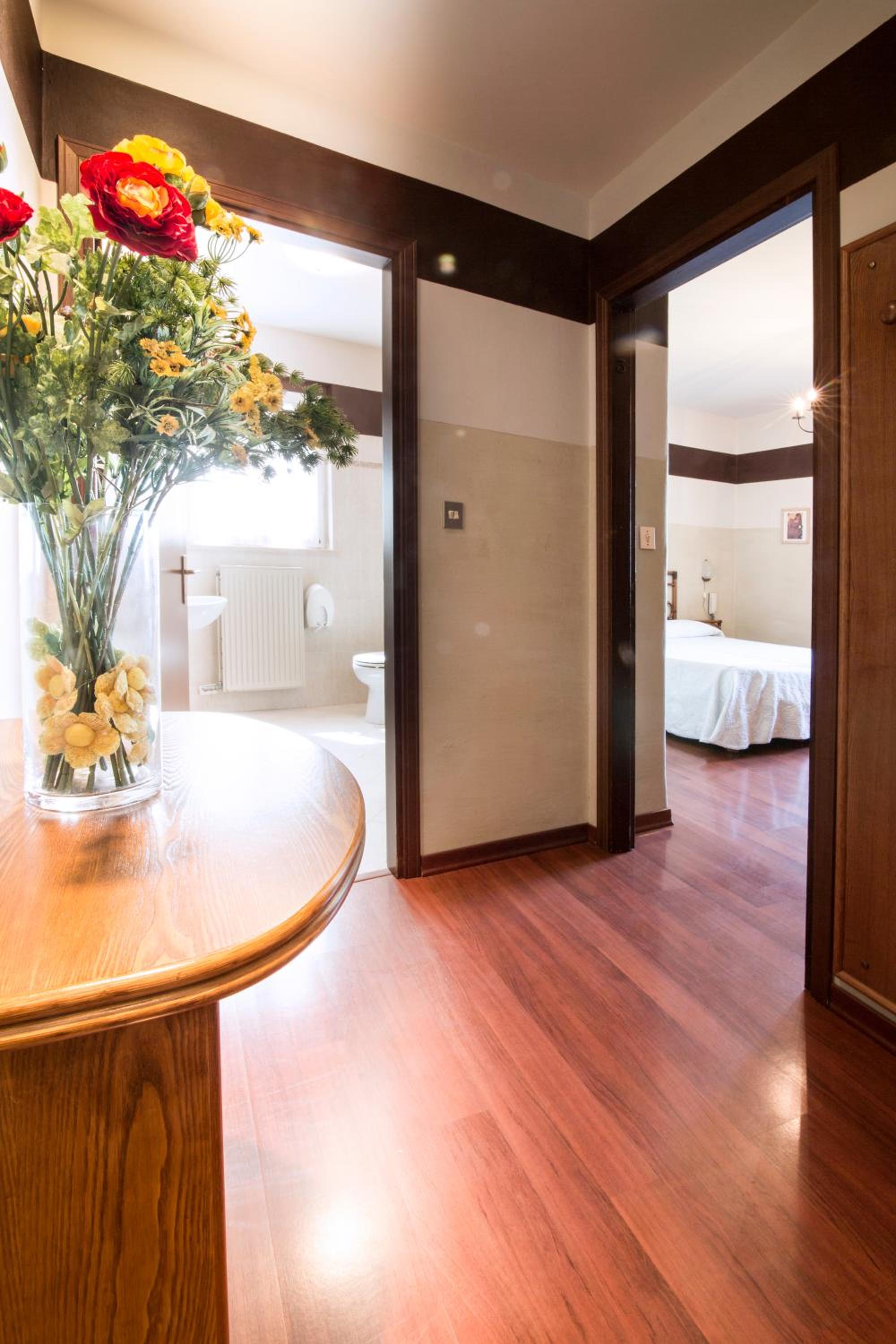 Junior Suite with Lake View