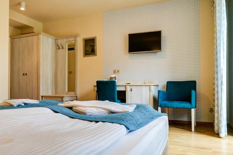 Twin Room - Photo 1