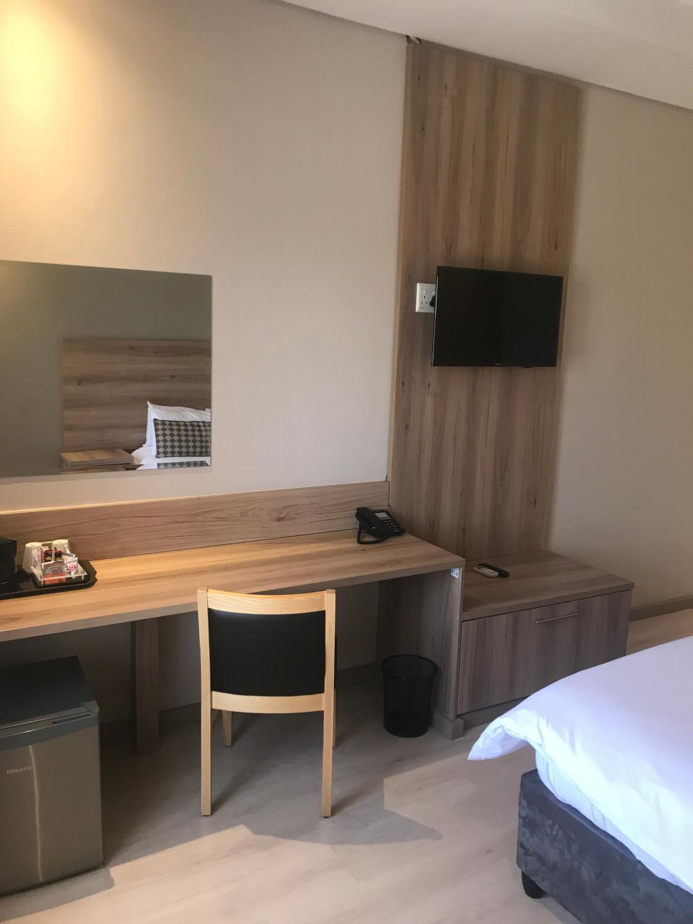Deluxe King Room photo 2
