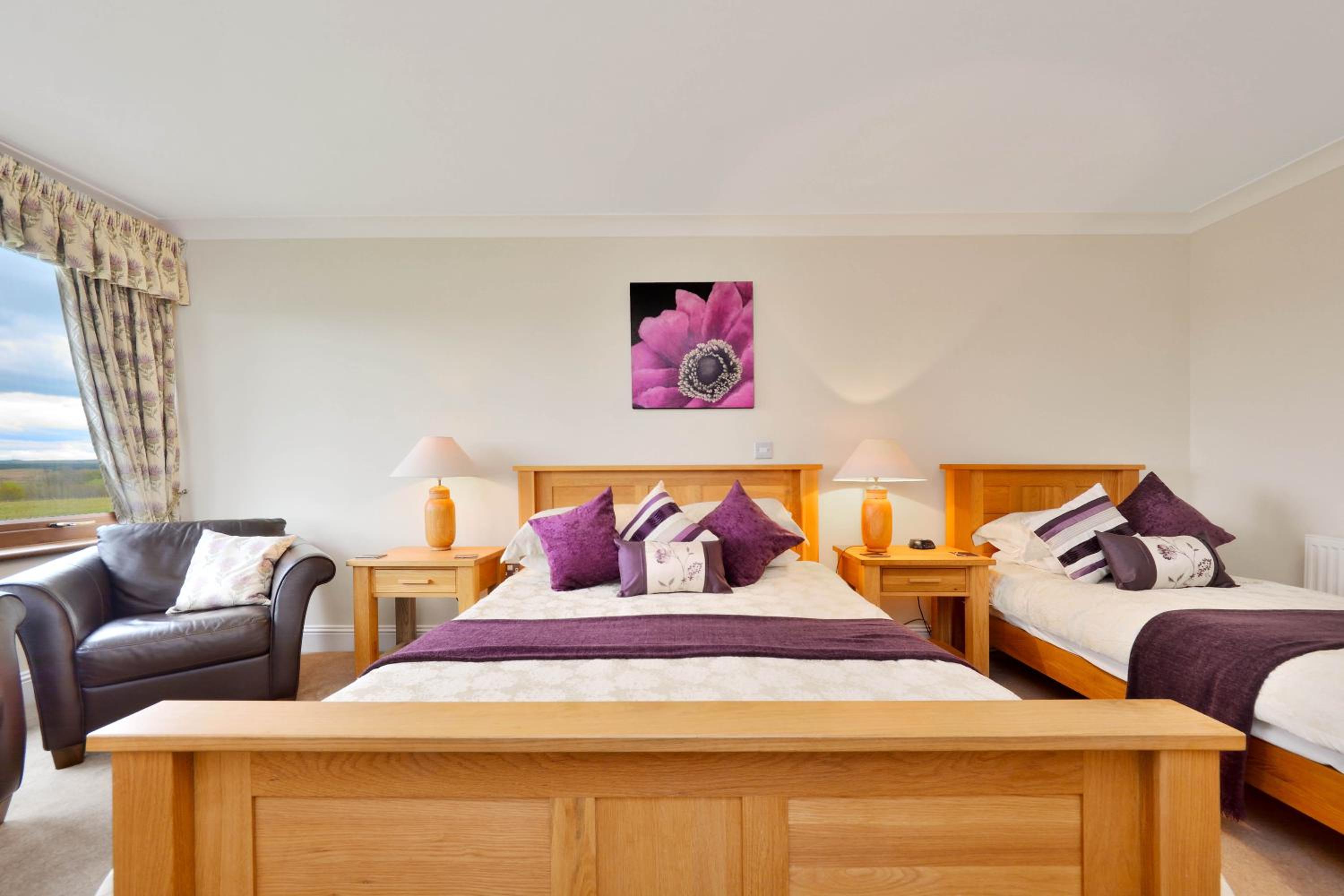 Deluxe Triple Room (Ensuite) - Photo 4
