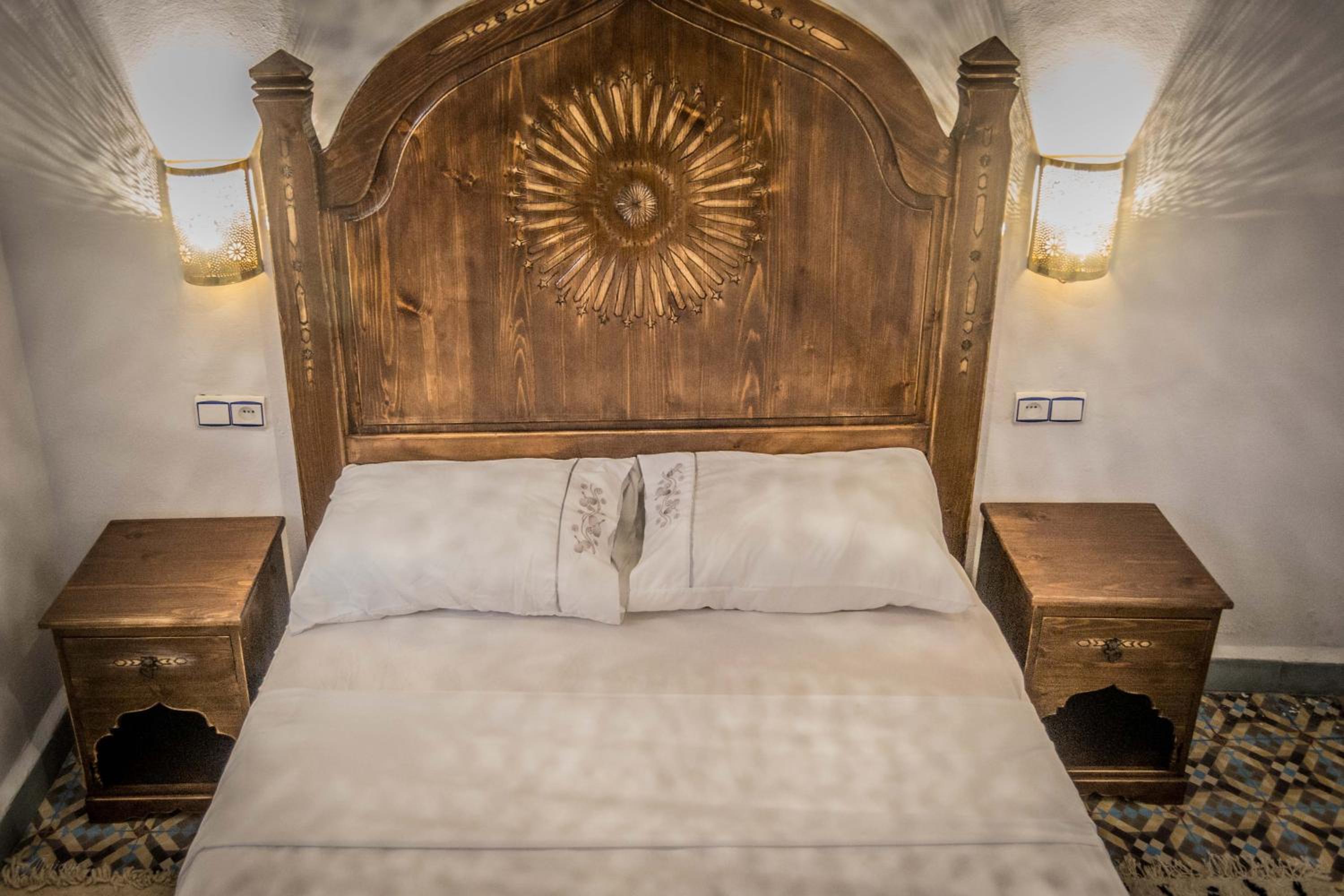 Double Room with Private Bathroom - Photo 3