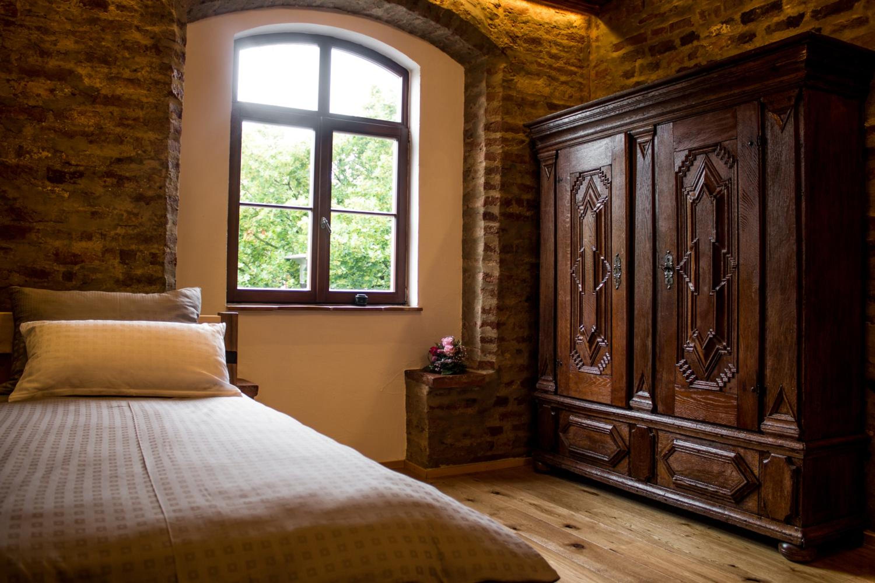 Single Room with Private Bathroom photo 3