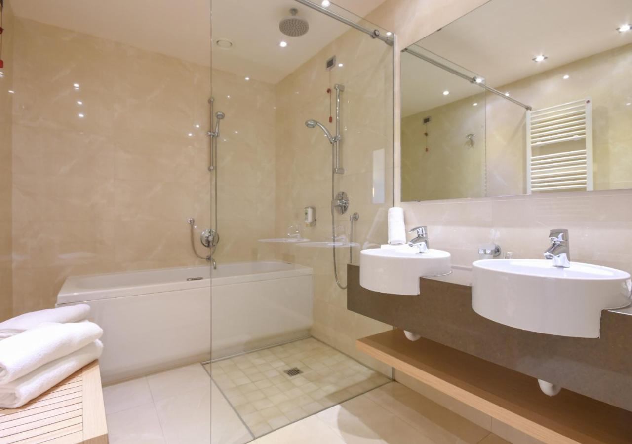 Standard Suite - Photo 9