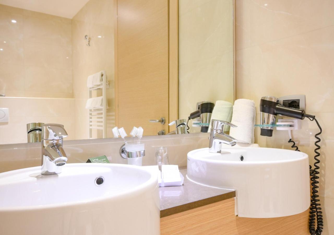 Suite with Terrace - Photo 3
