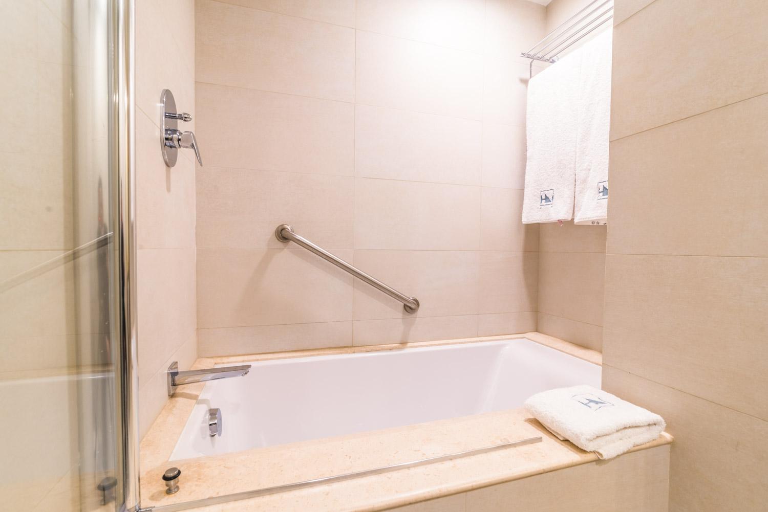  Junior Suite with Two Double Beds - Photo 3