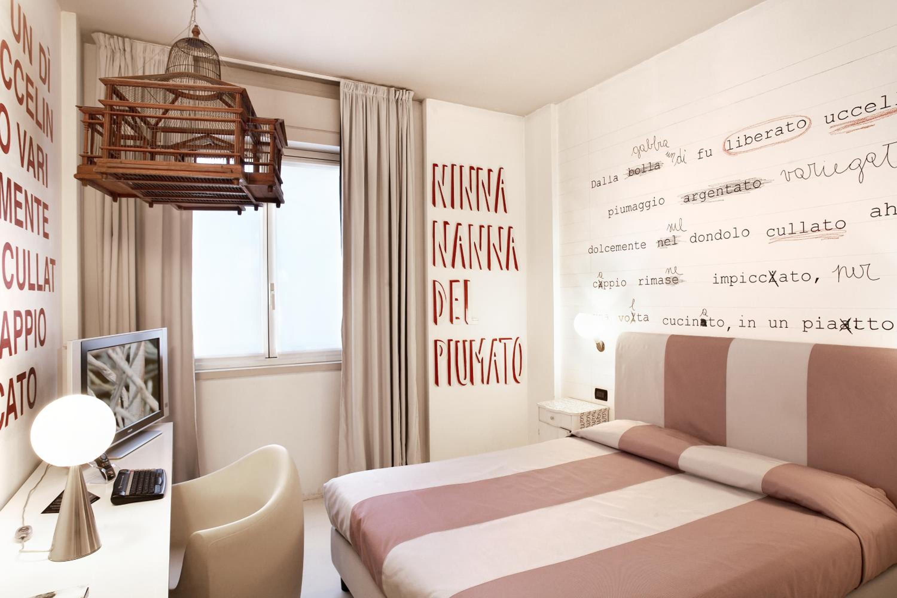 Deluxe Double or Twin Room photo 3