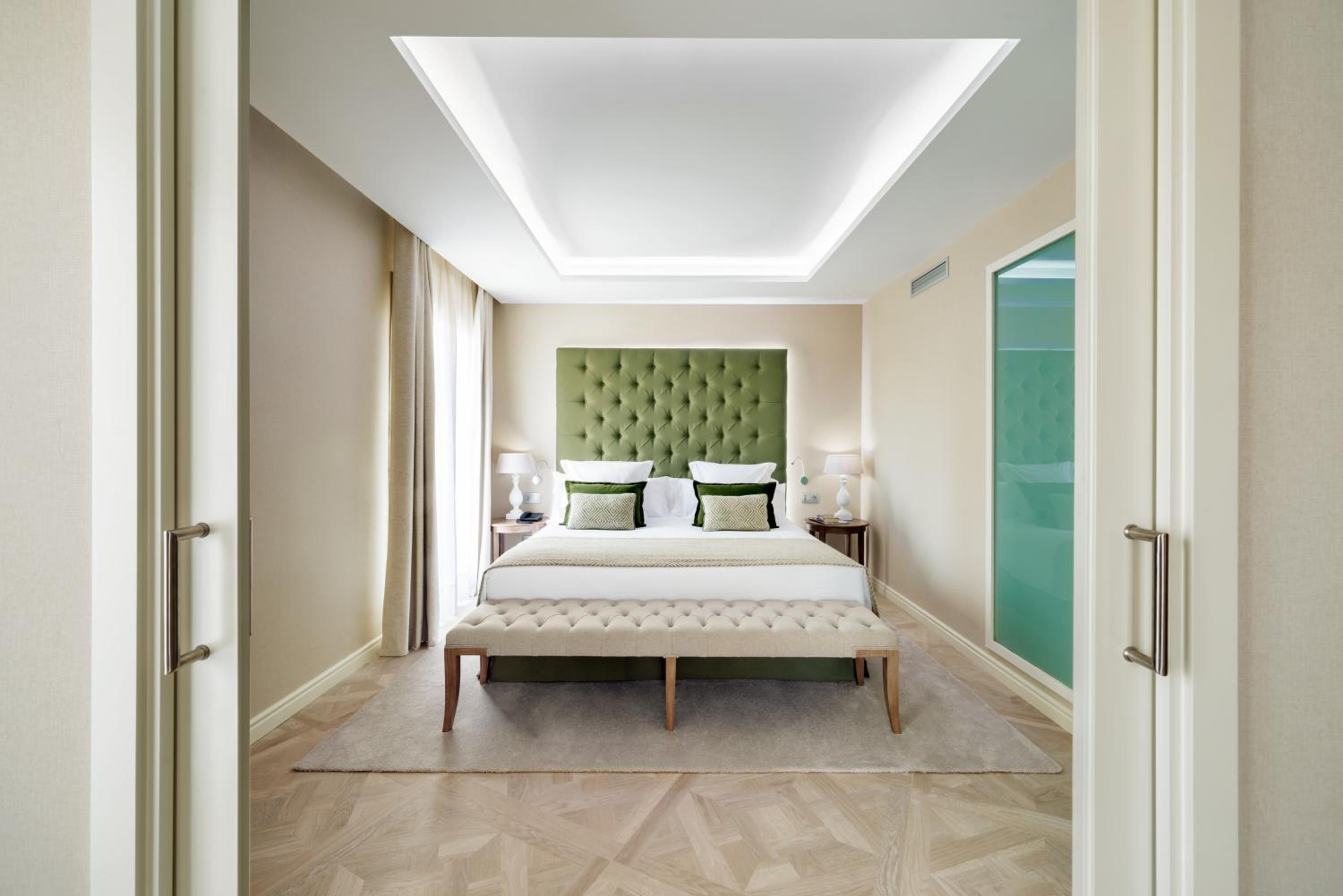 Grand Master Suite thumbnail 5