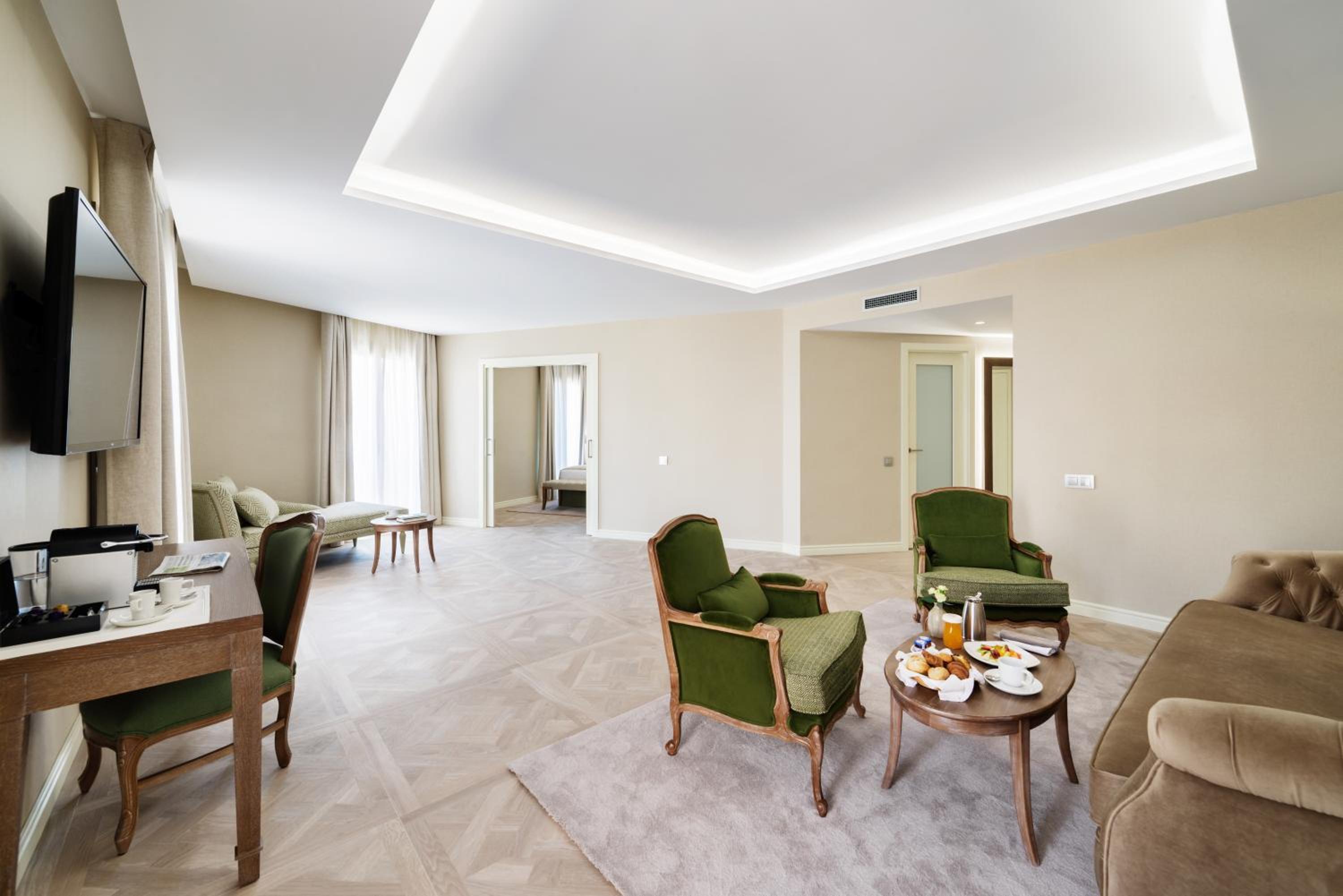 Grand Master Suite