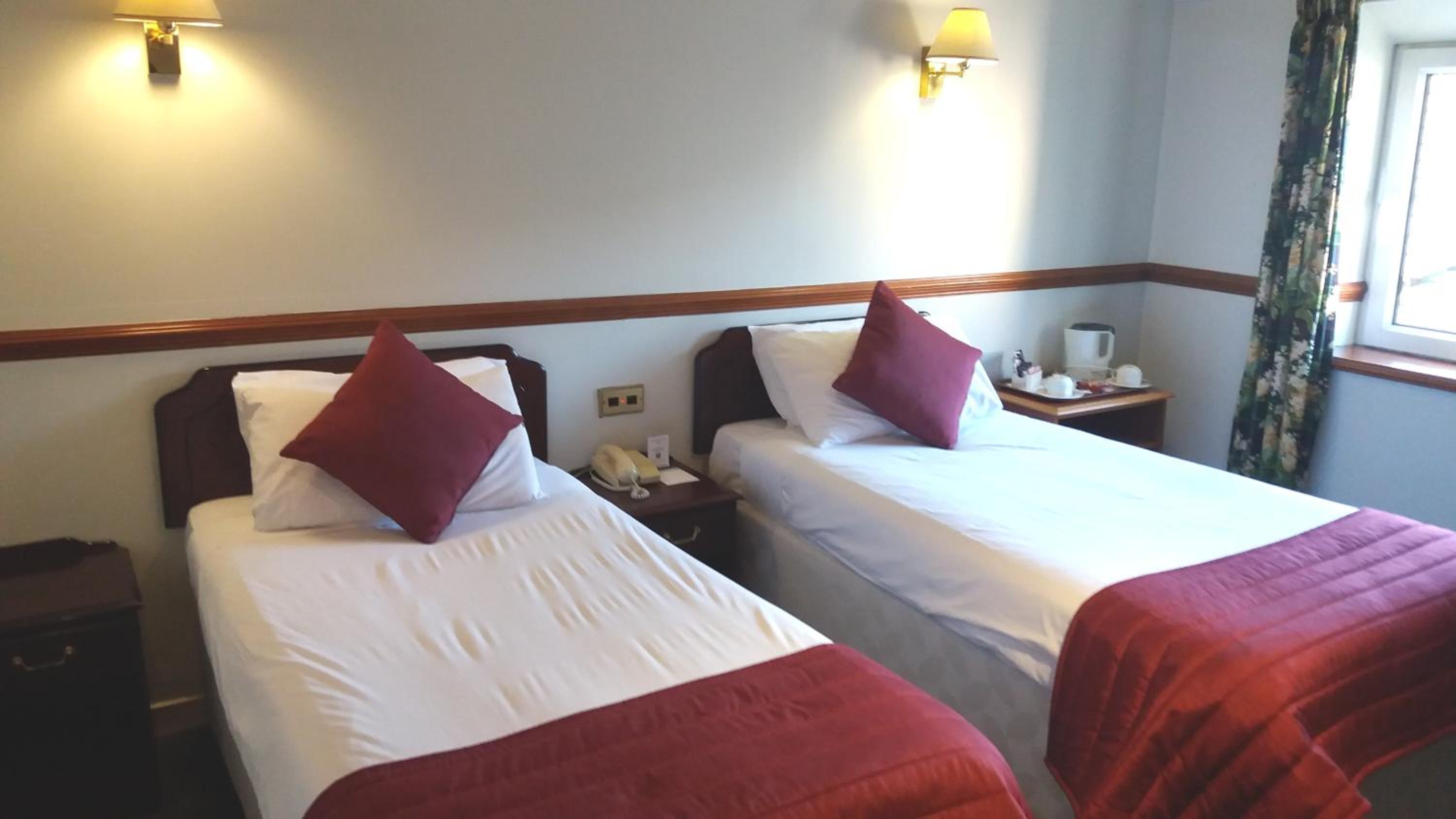 Classic Twin Room - Photo 9